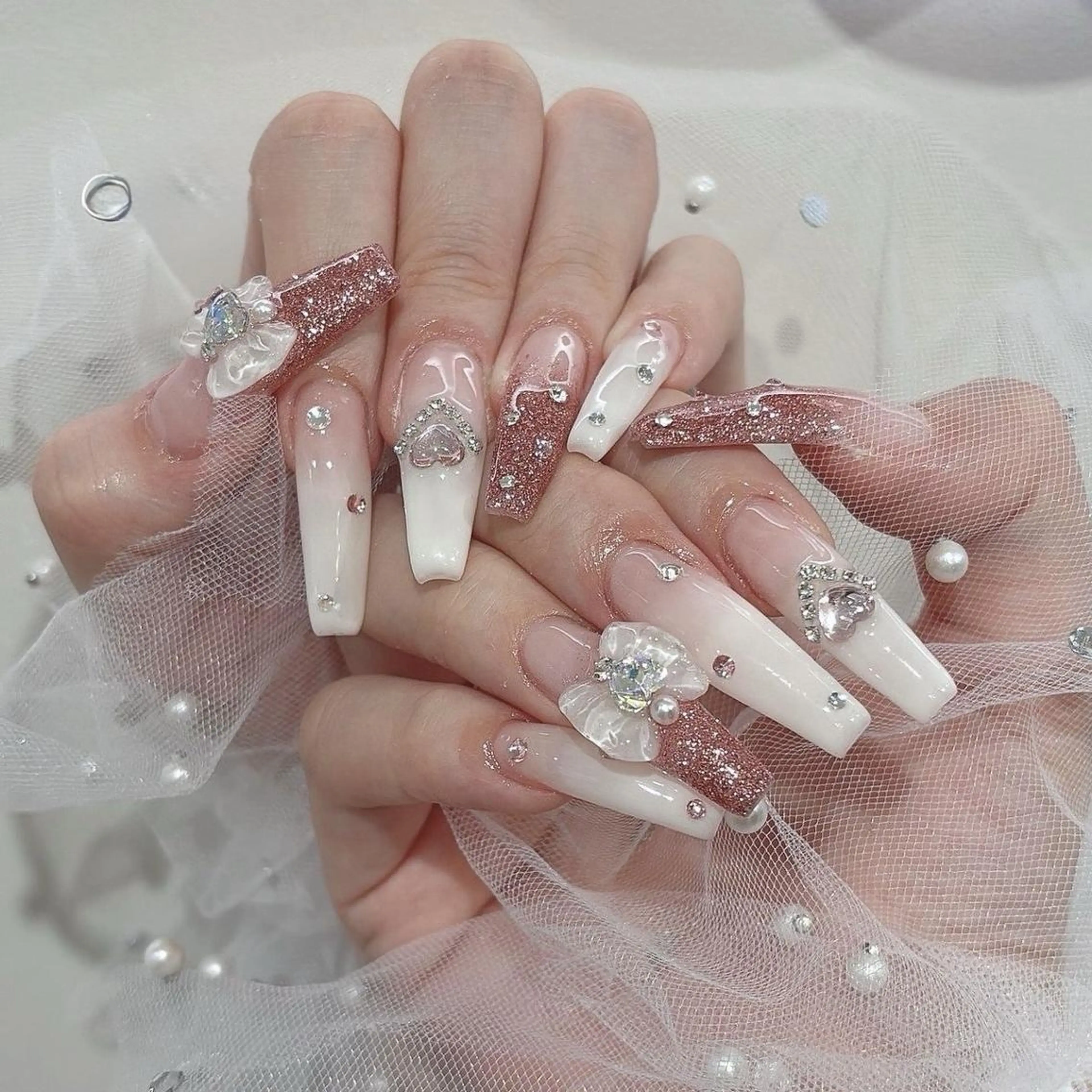 ネイル 長さ出し フレンチネイル グラデーション 卒業式 マグネットネイル ハンドネイル MIHANA NAILのネイルデザイン