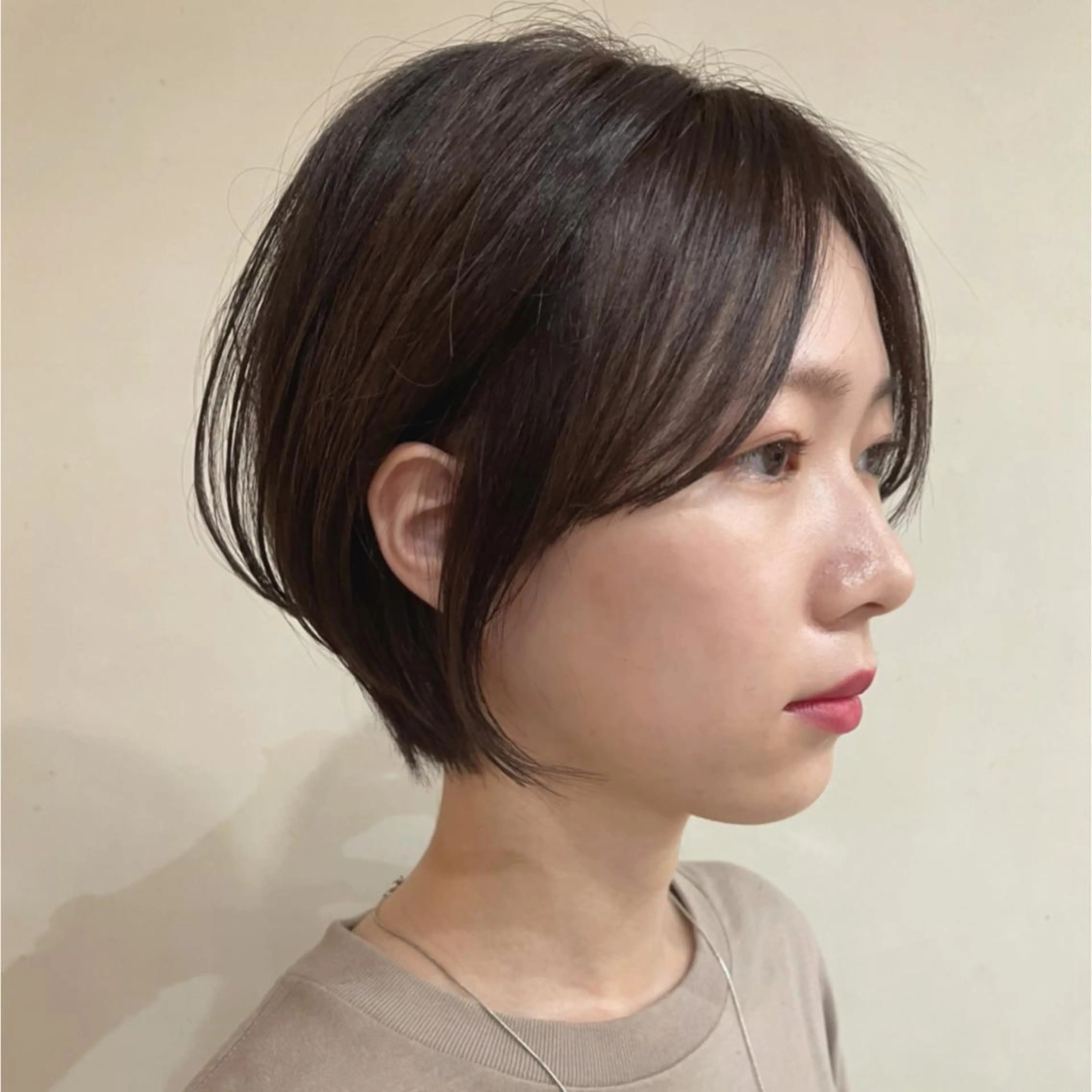 ショート カラー ショートボブ ハンサムショート 丸みショート デザインカラー ハイライトカラー カット ヘアカラー トリートメント 京都大人女性ショート 徒歩1分/秋山のヘアスタイル