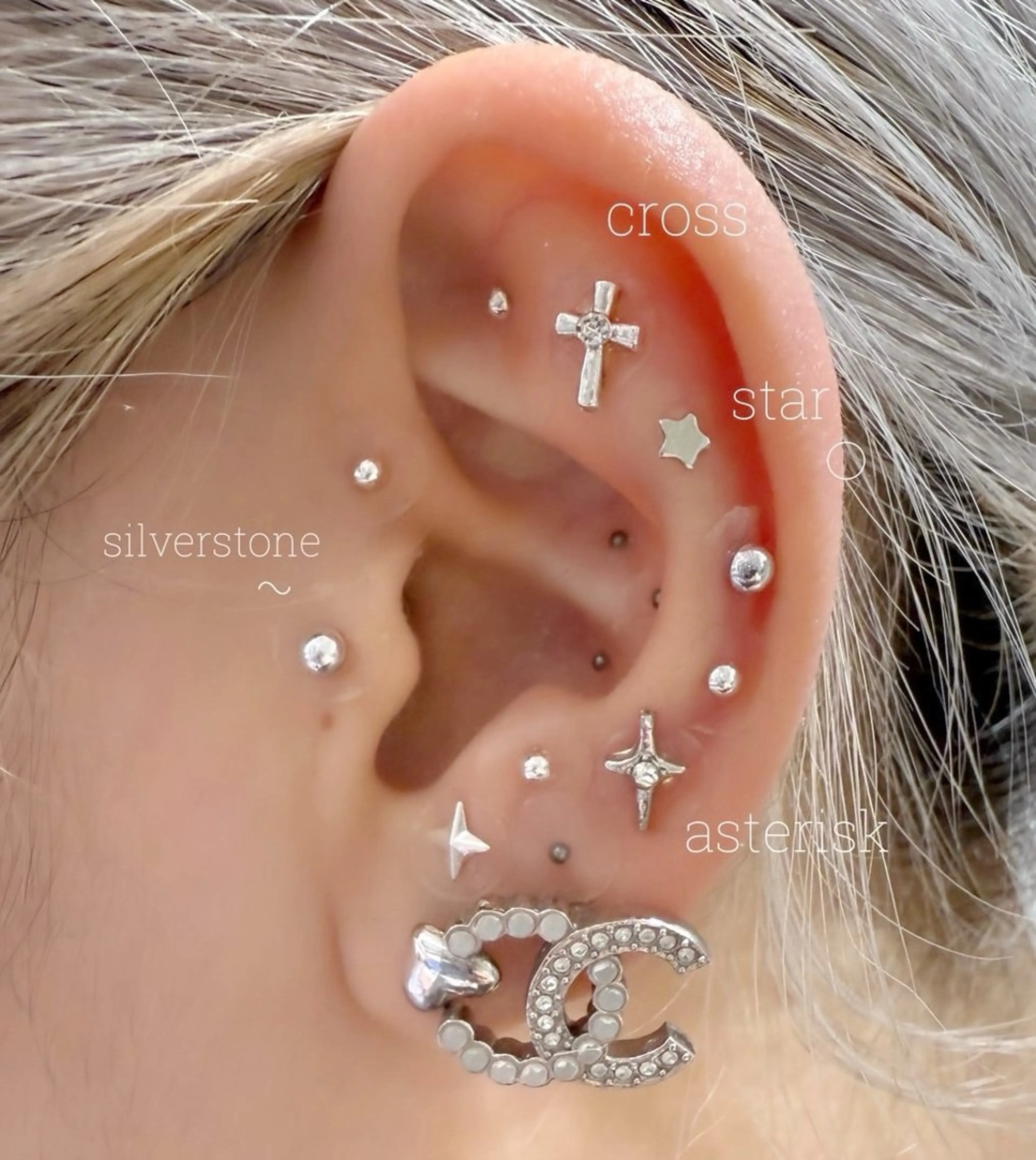 耳つぼJewelry✨🎀　（両耳10個までの定額コース）の写真