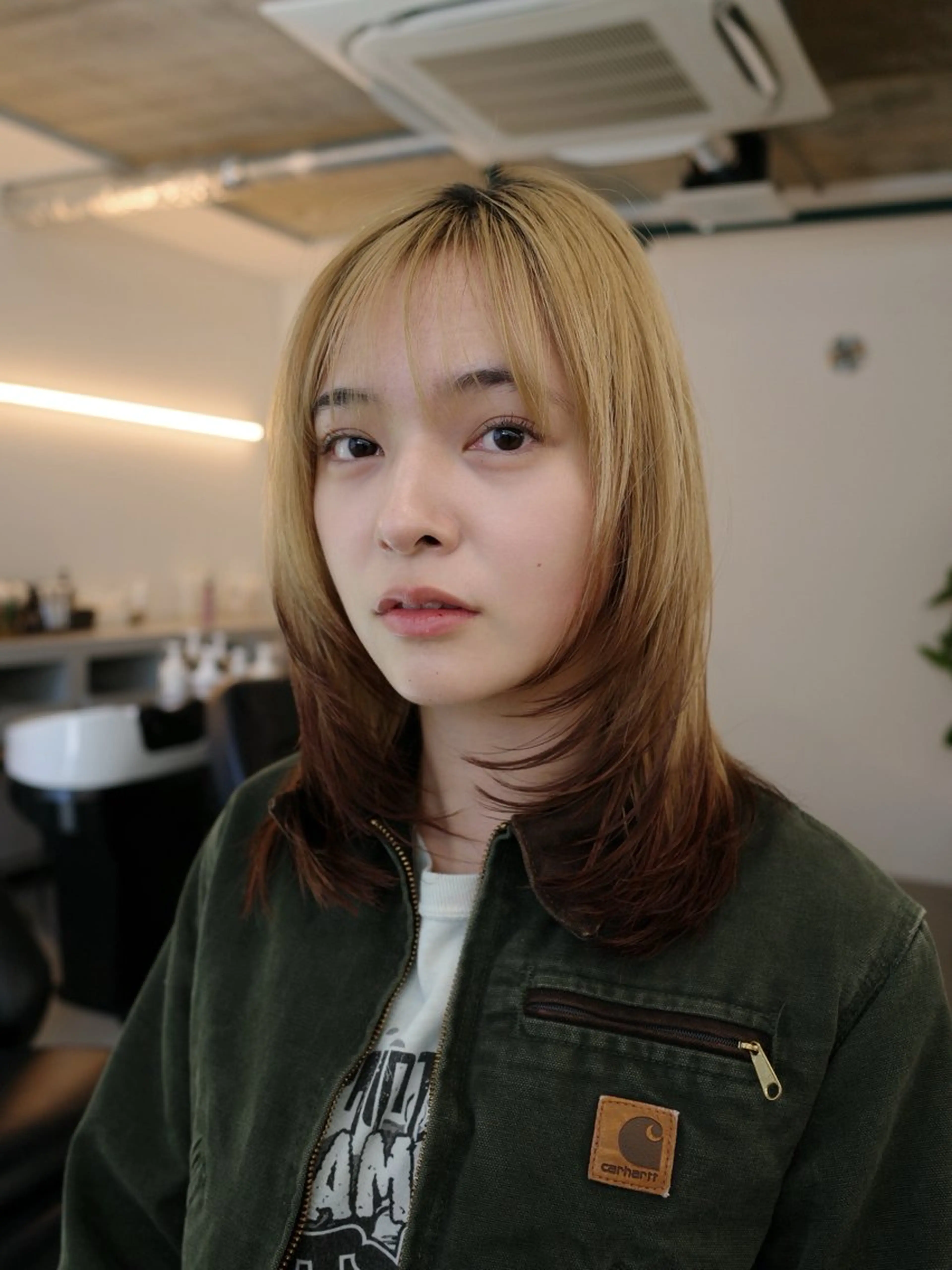 ミディアム カラー ブリーチ ダブルカラー レイヤーカット カット ヘアカラー トリートメント tension 【テンション】のヘアスタイル