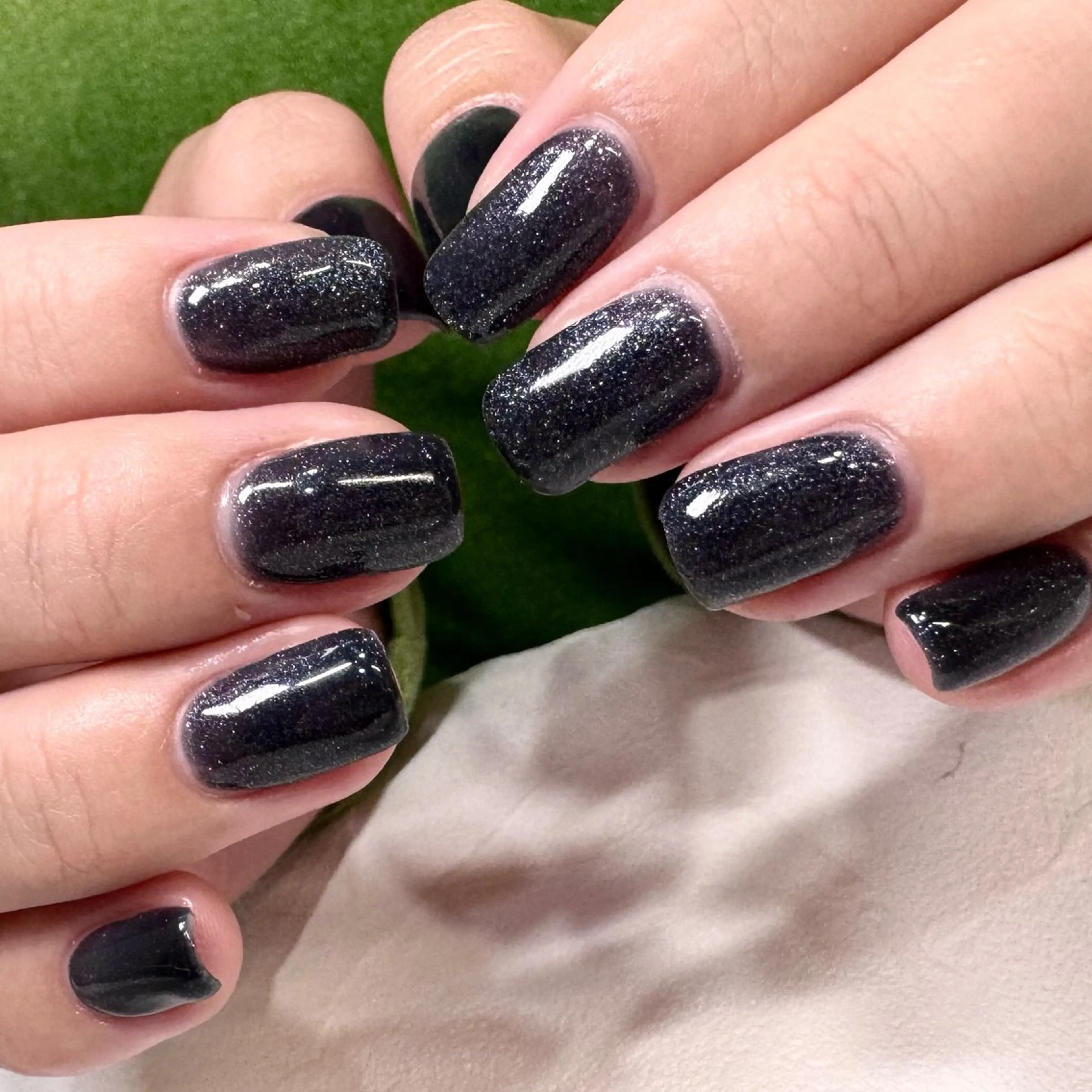ネイル マグネットネイル RIEKO🍒 ワンホン♡推しネイルのネイルデザイン