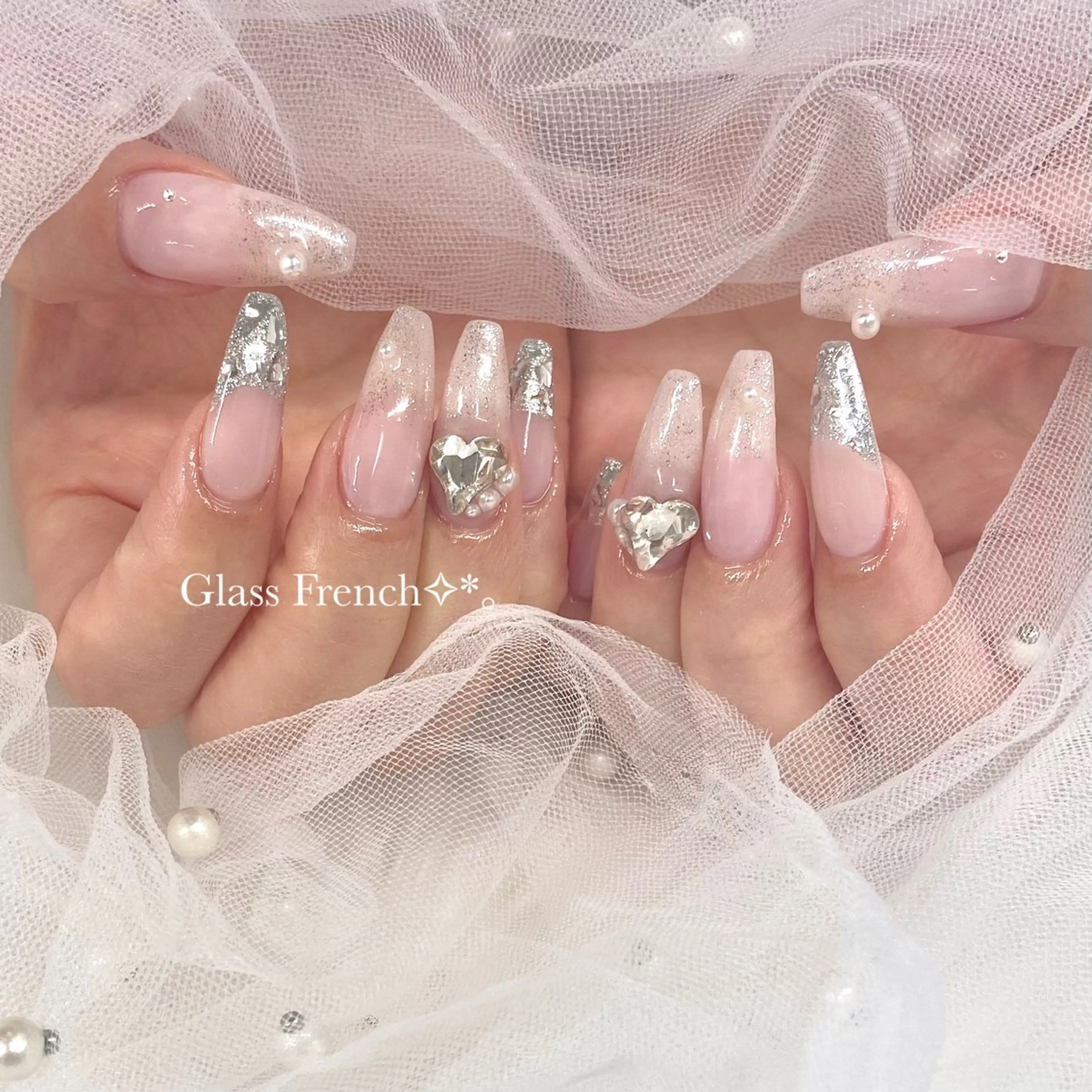 ネイル フレンチネイル ガラスフレンチ キラキラネイル ピンク シンプルネイル ハンドネイル べルミエール sakiのネイルデザイン