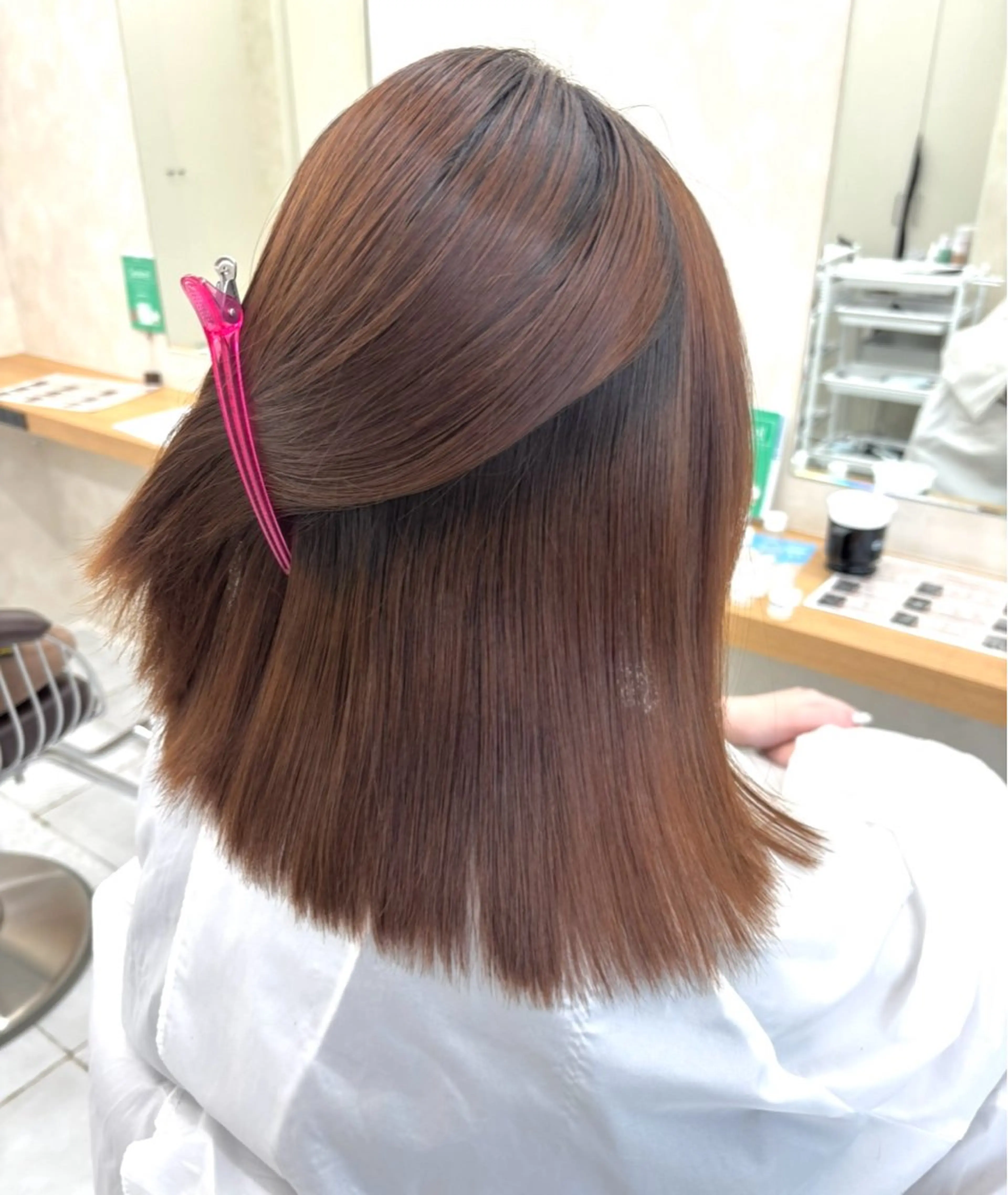 ミディアム パーマ 縮毛矯正 ブリーチなしカラー/ 暖色カラー/艶カラーのヘアスタイル