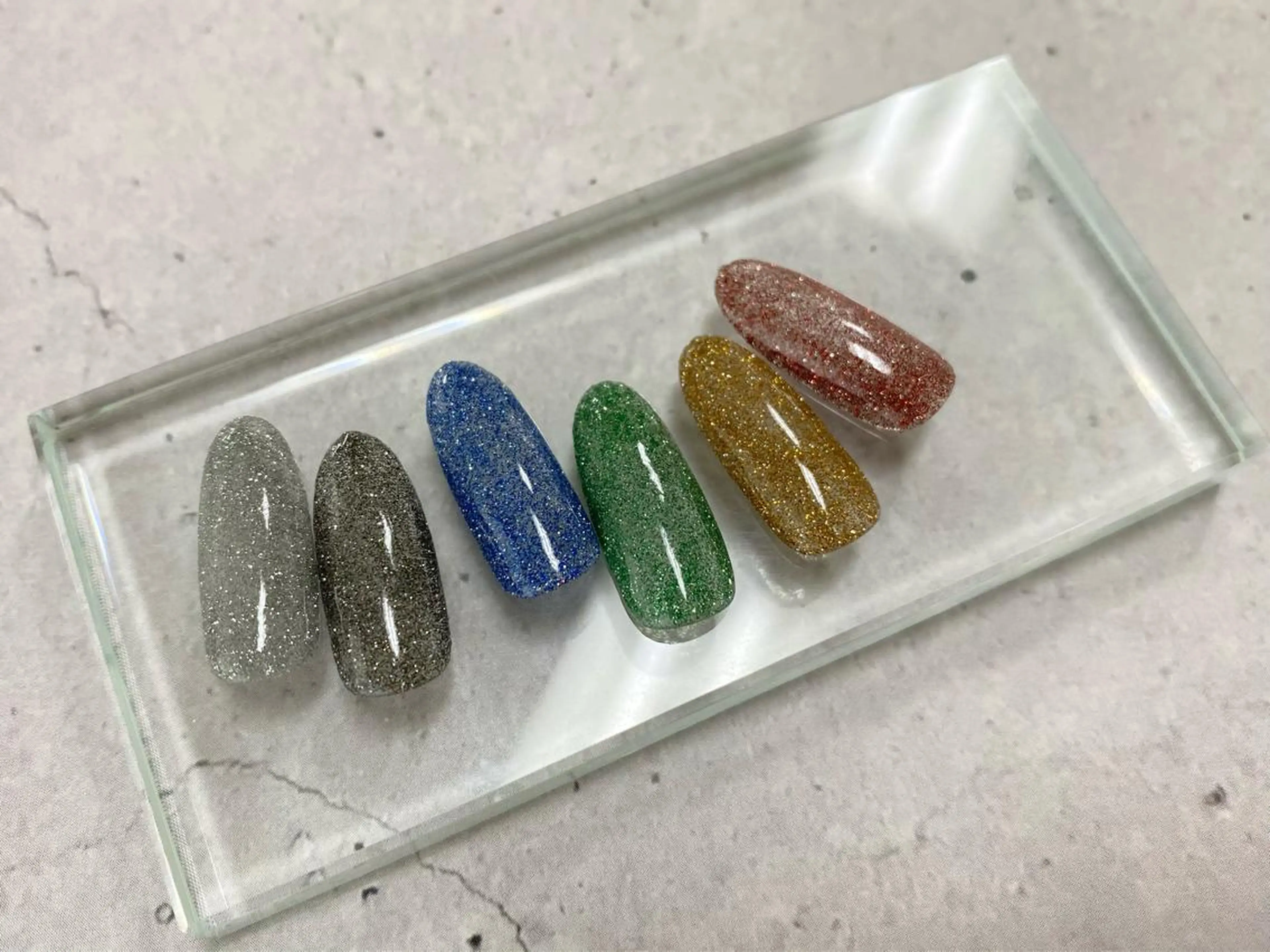 ネイル le’a レアのマツエク・マツパデザイン