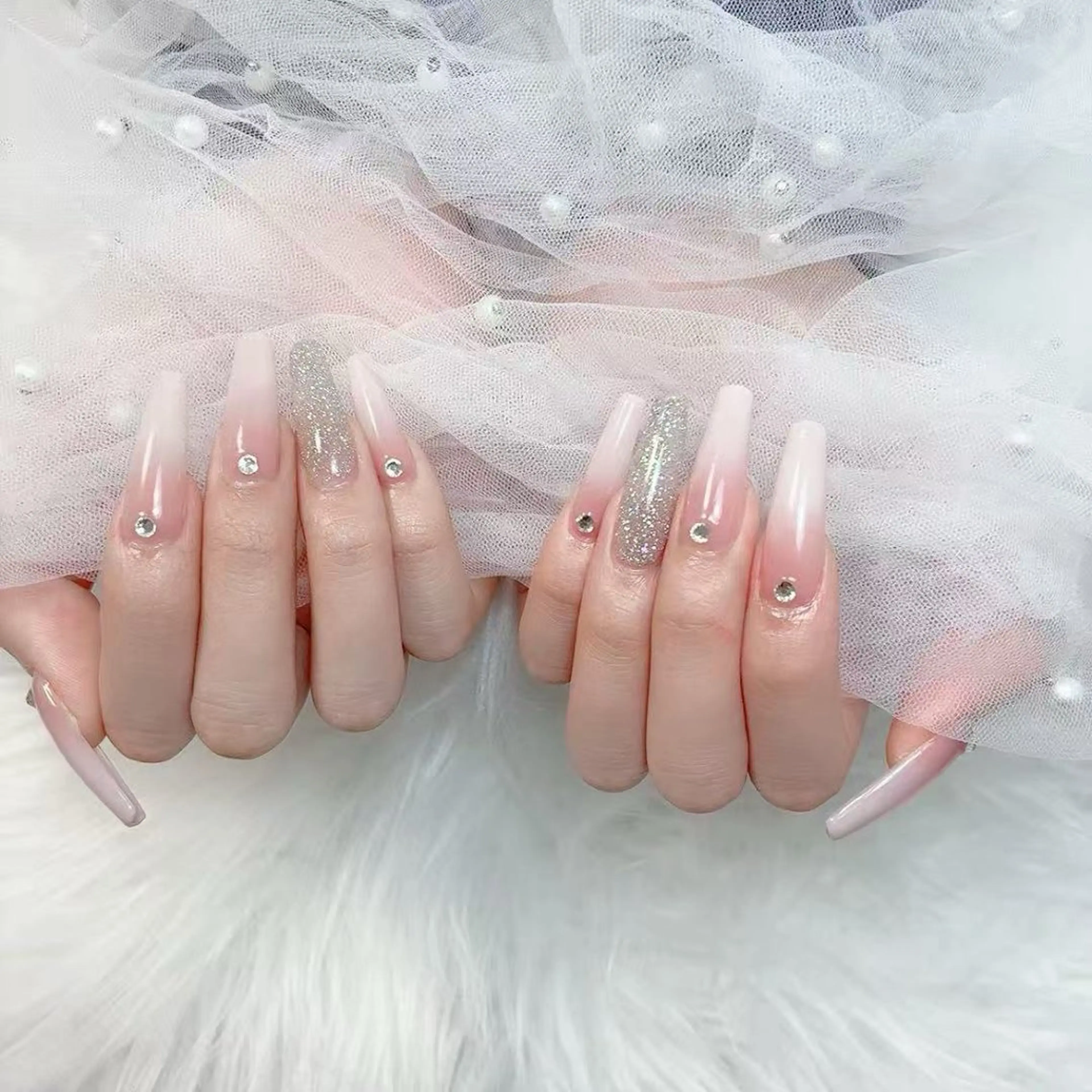 ネイル アニマル柄 チークネイル 成人式 フラッシュネイル フットネイル B·U Nail大宮 長さだし専門店のネイルデザイン