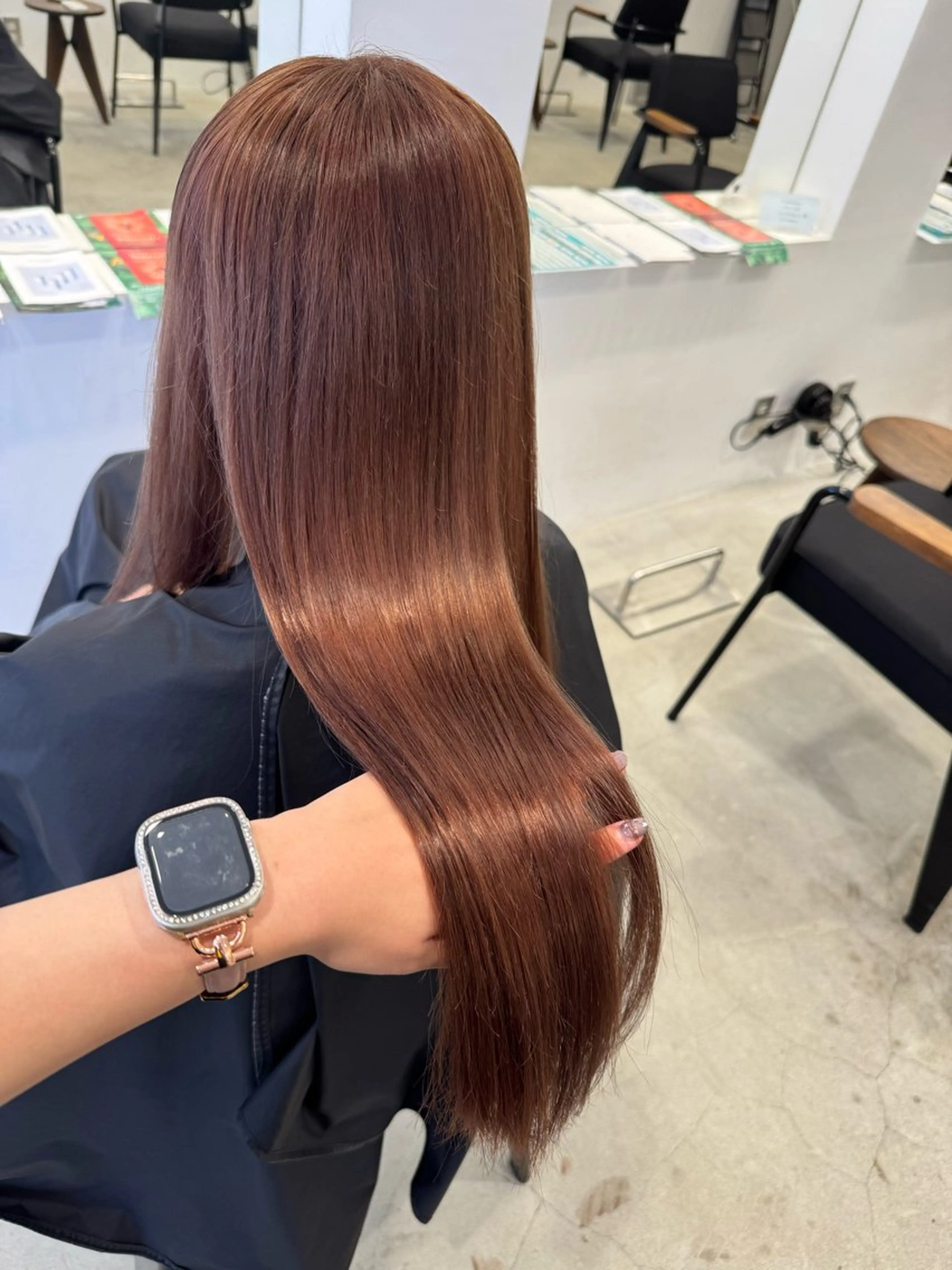 ロング カラー ブリーチ ブラウンカラー ヘアカラー 萩原 紗妃のヘアスタイル