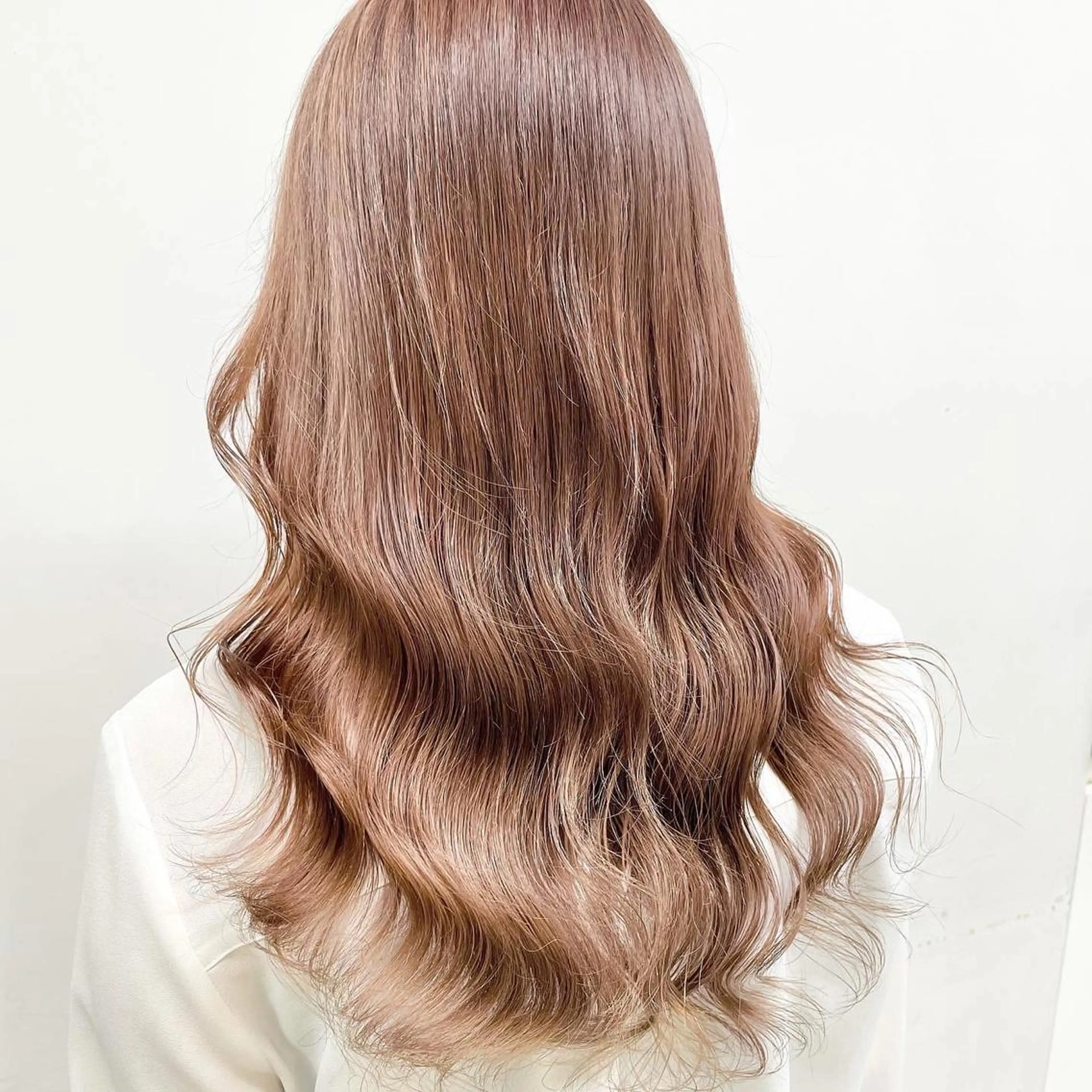 ロング カラー 🪄池袋ハイトーン 🪄ブリーチカラーのヘアスタイル