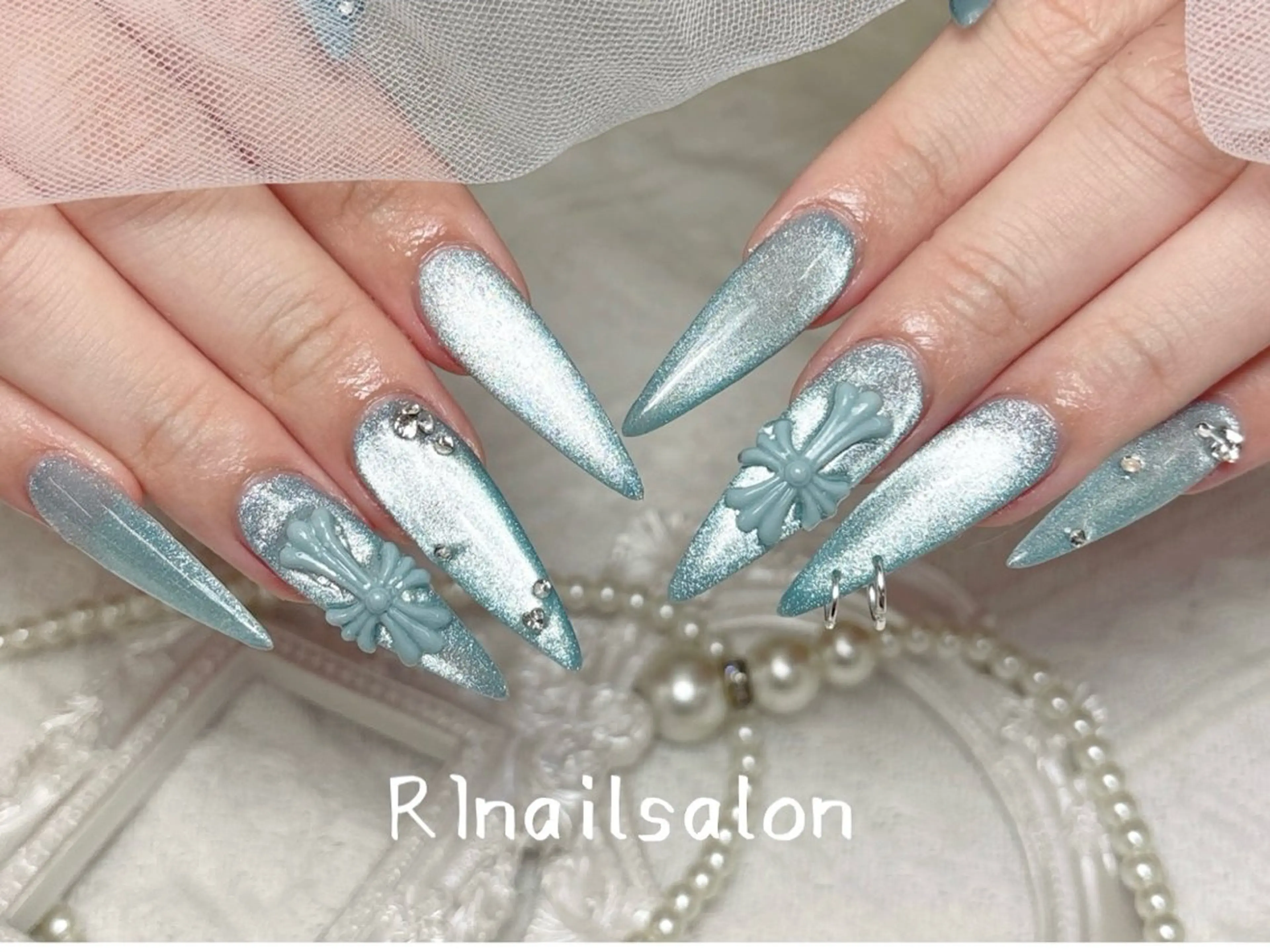 ネイル ジェルネイル 韓国ネイル マグネットネイル 持ち込み ワンカラーネイル ハンドネイル ハンドケア R1🎀Nail💕 池袋東口店のネイルデザイン