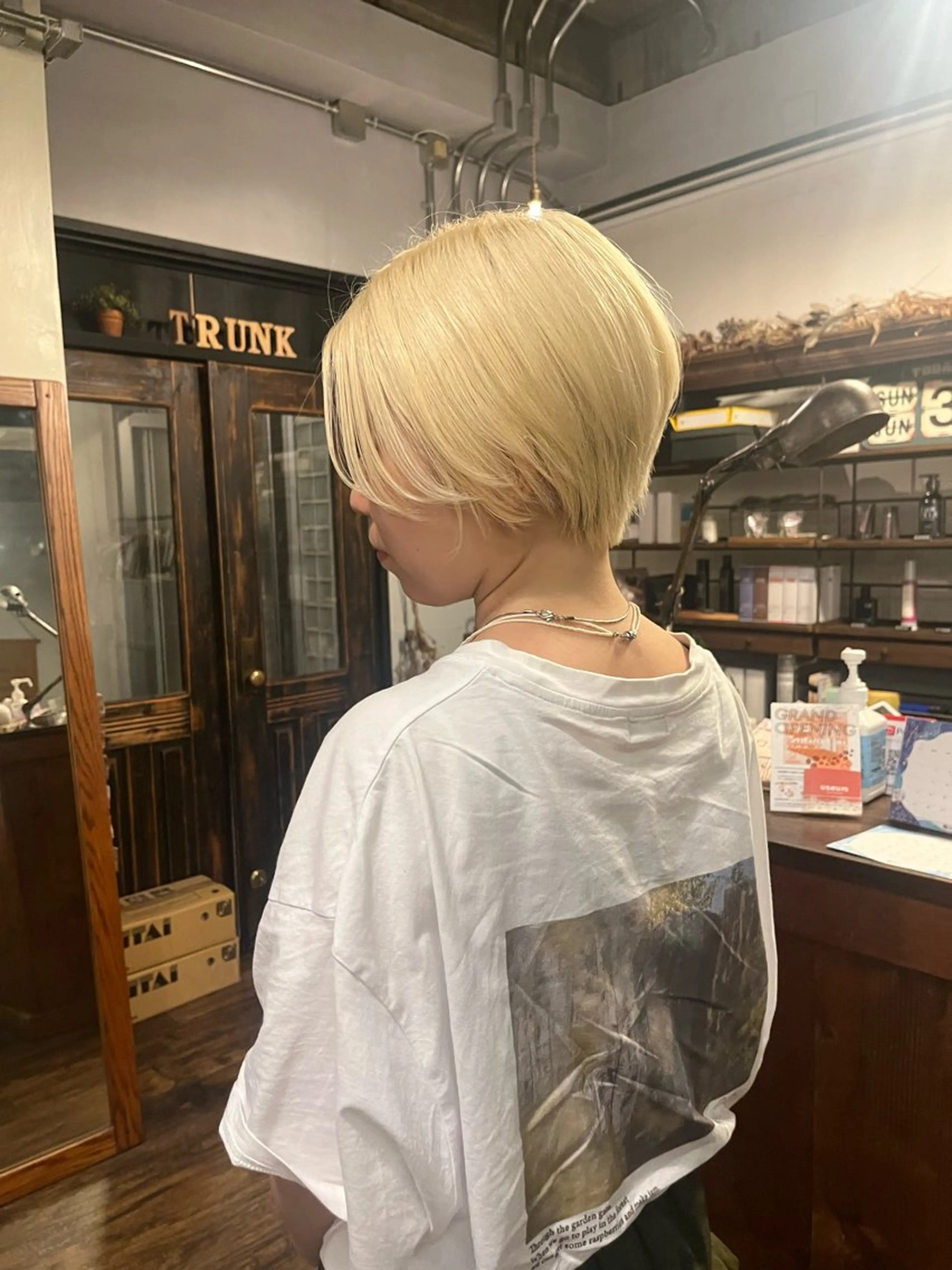 ショート カラー ハイトーンカラー 山下 明子のヘアスタイル