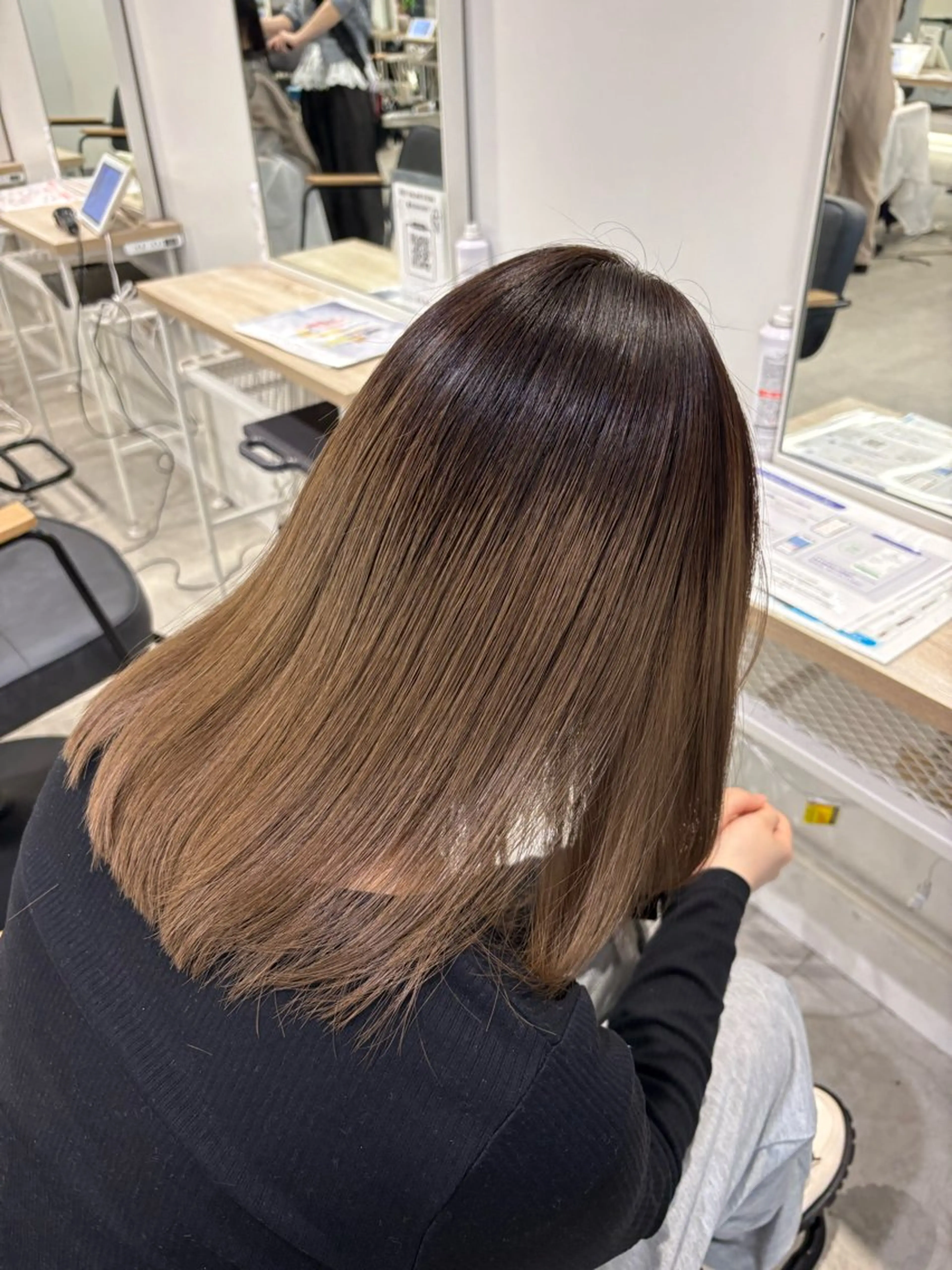 ミディアム トリートメント 似合わせカラー✩.* ハイトーン/リナのヘアスタイル