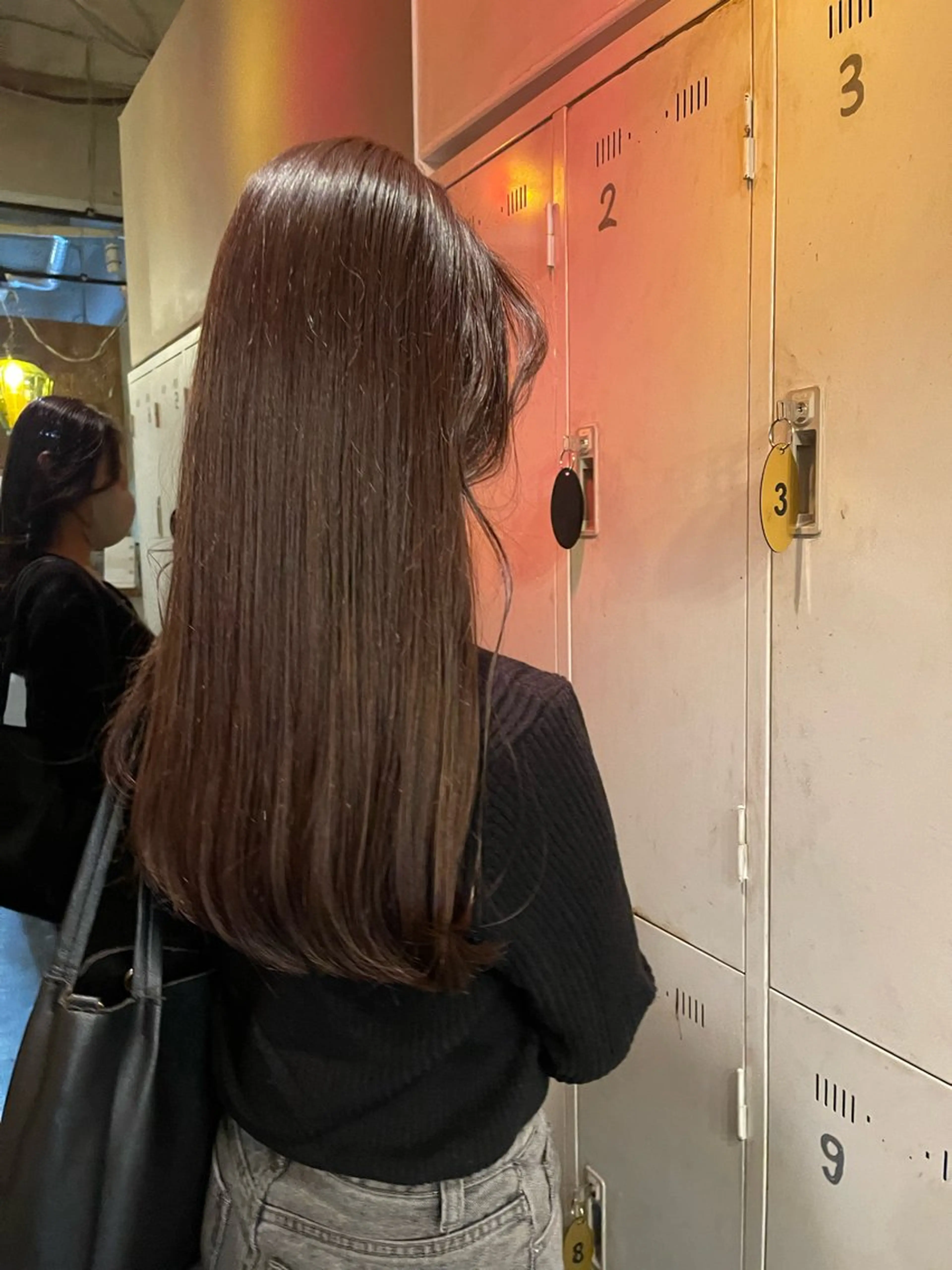 ロング Colore（コローレ）所属・顔タイプ/ダブルカラ ー/りりかのヘアスタイル