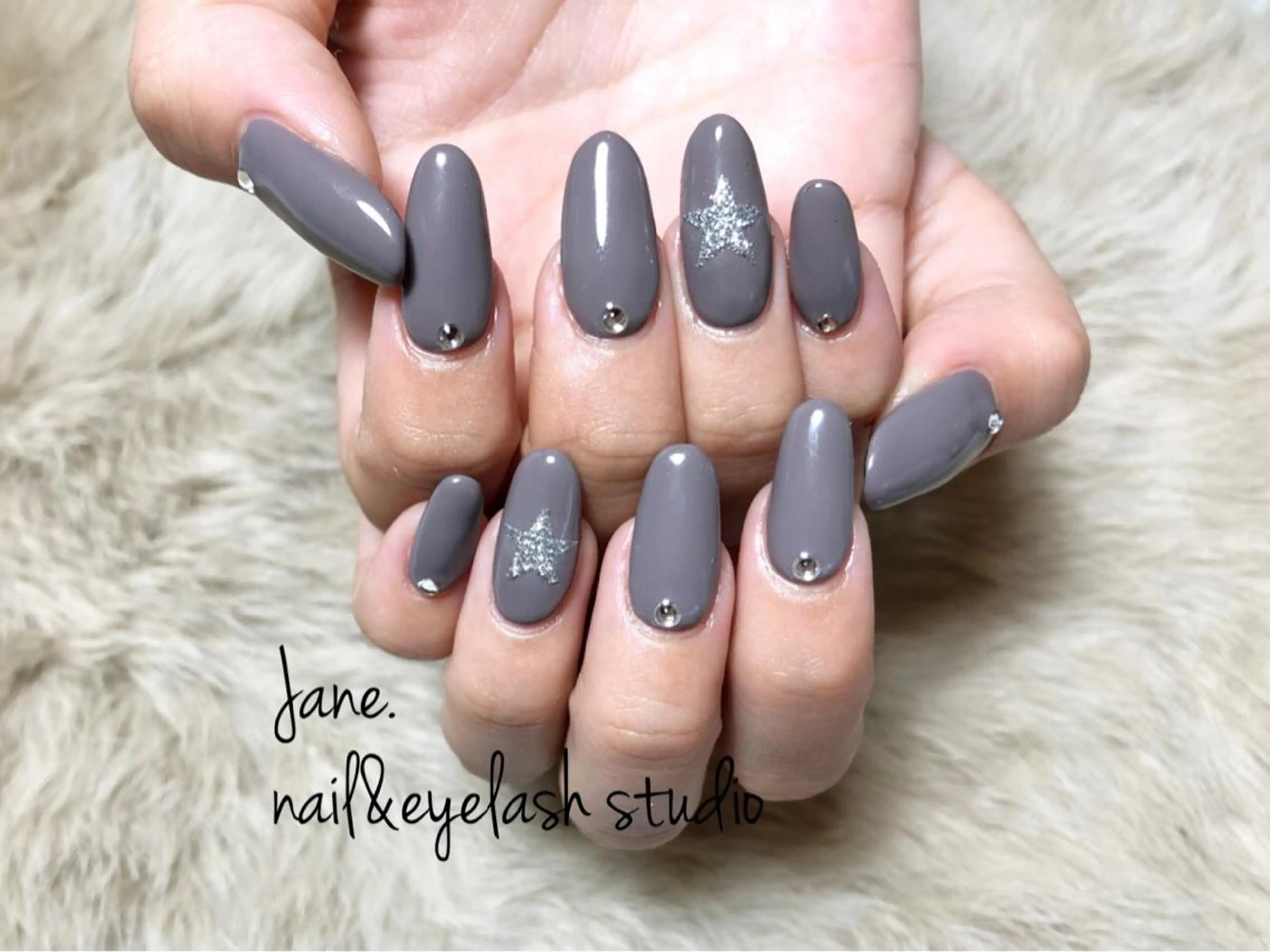 ネイル Yakko pas á pasのネイルデザイン