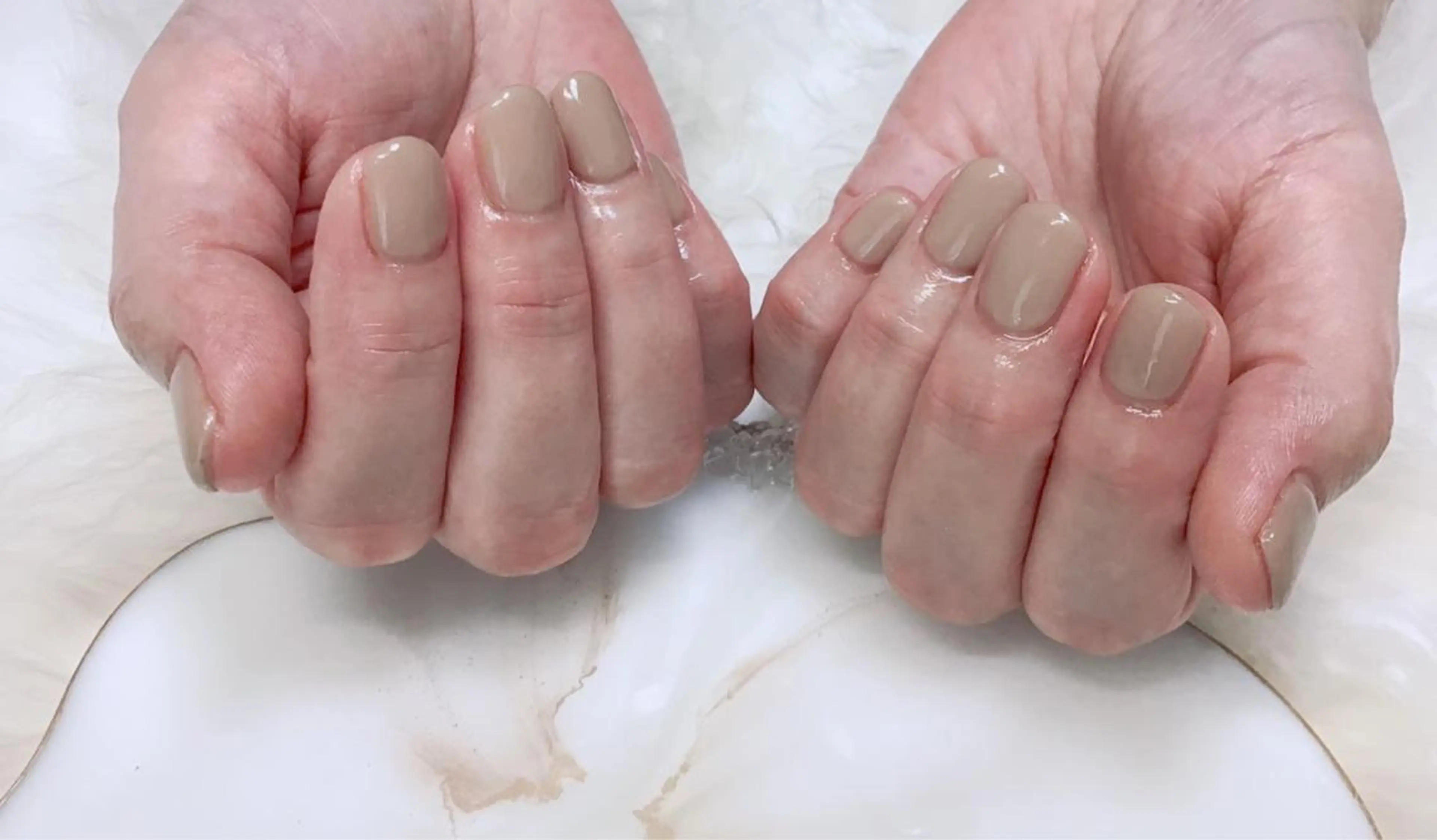 ネイル ワンカラーネイル シンプルネイル ハンドネイル La Culusのネイルデザイン