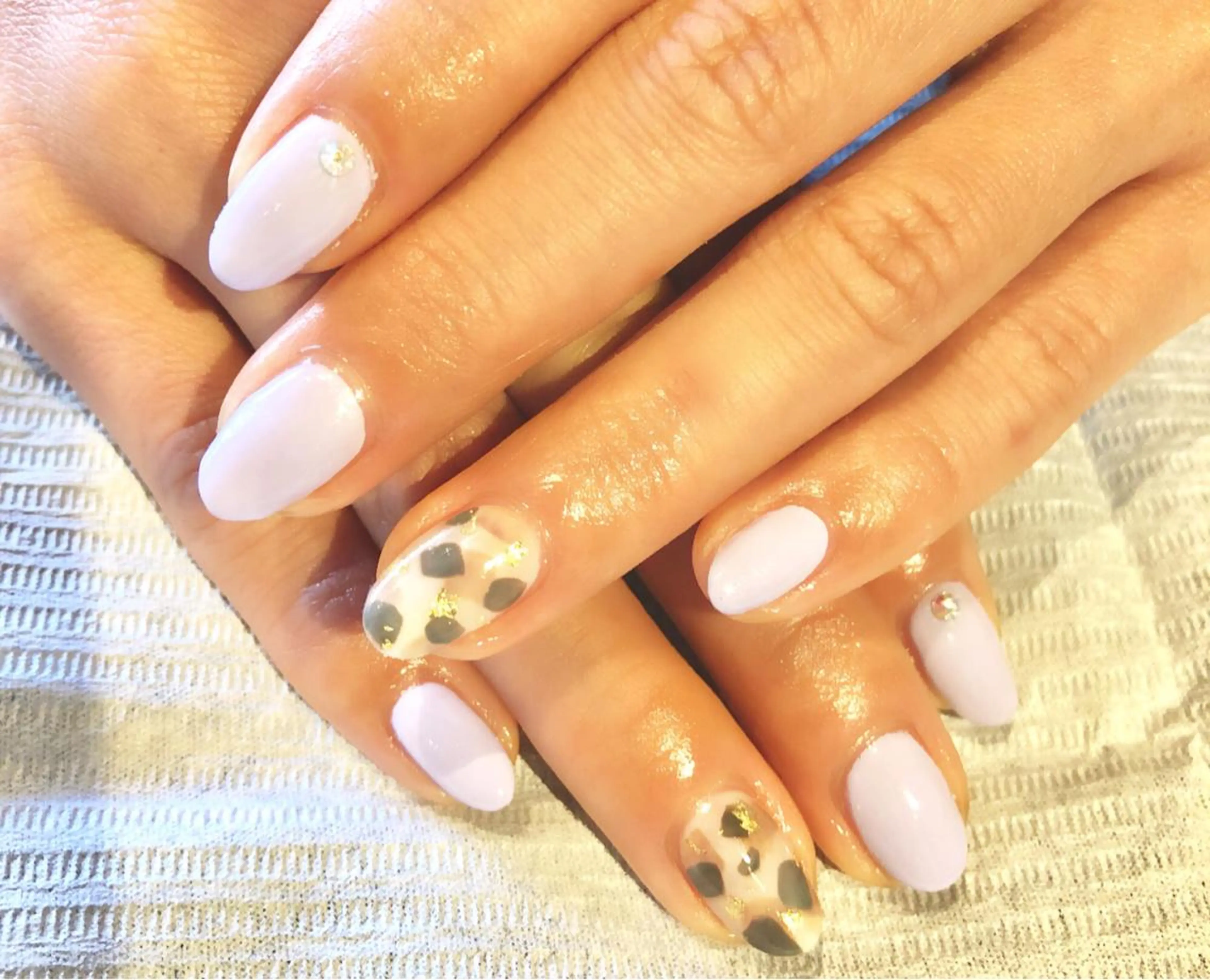 ネイル べっ甲ネイル ホワイト TRAM-nail moriizumiのネイルデザイン