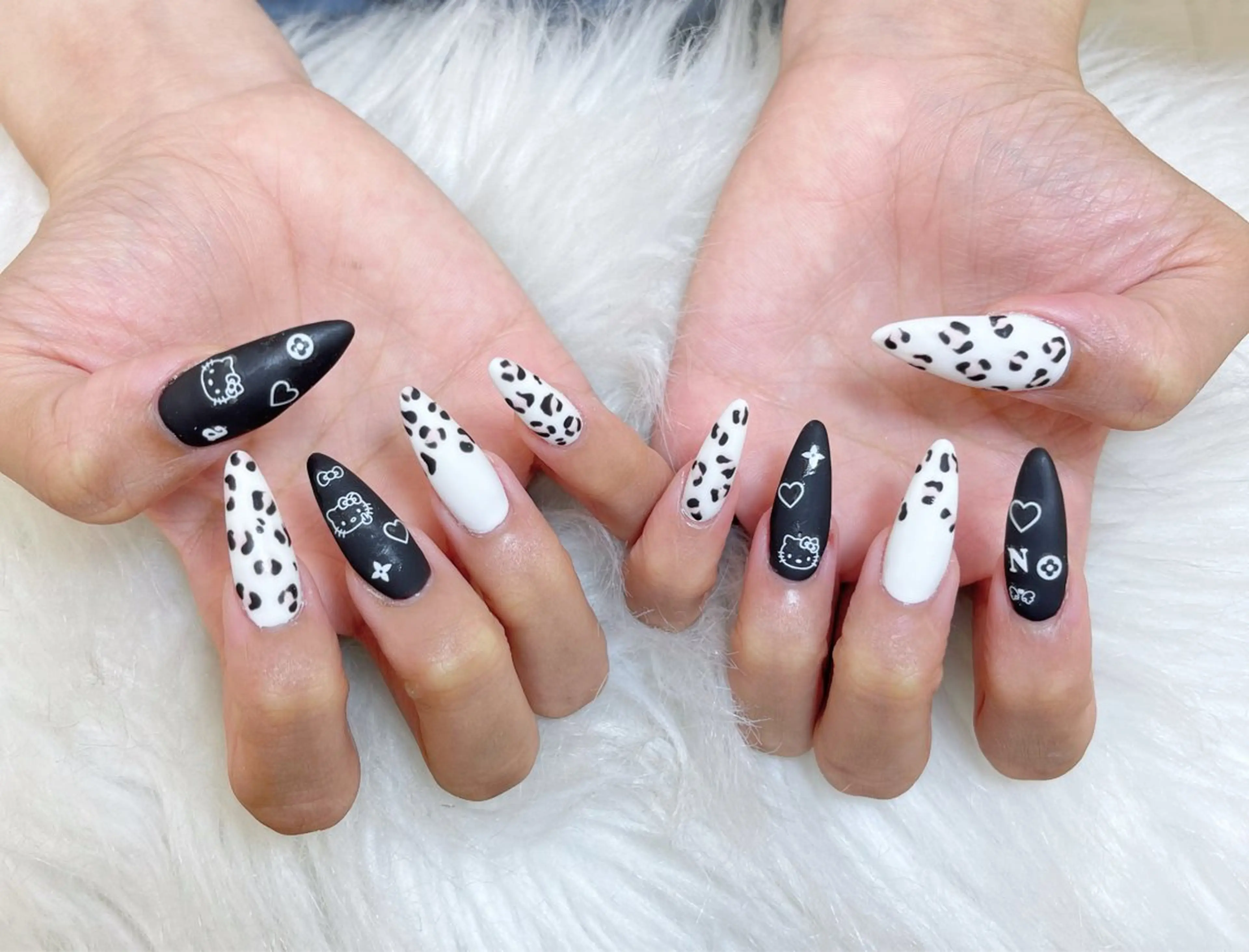 ネイル オーロラネイル クリアネイル フラッシュネイル ジェルネイル グラデーション ハンドネイル Amee Nail Salonのネイルデザイン