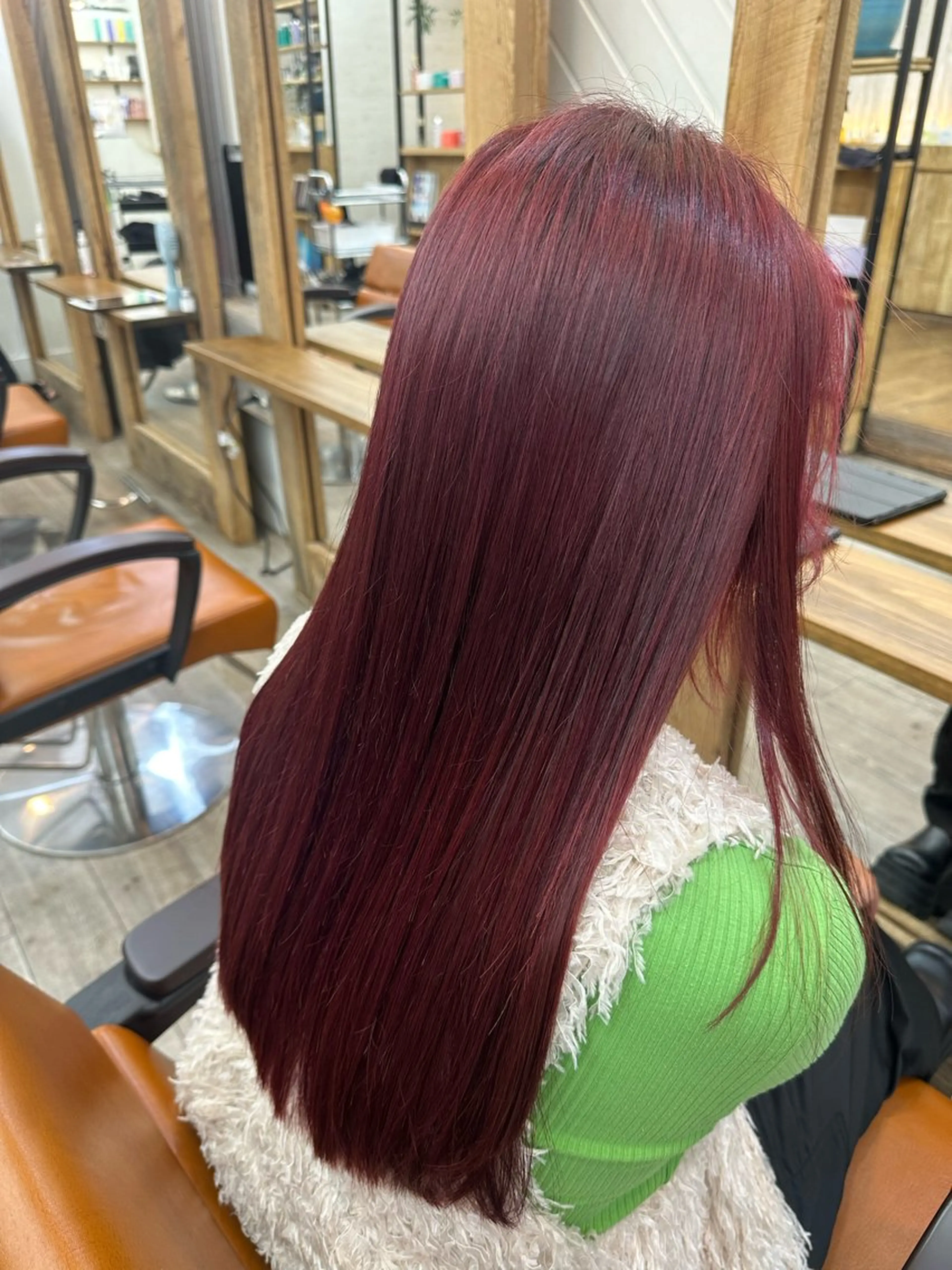 カラー レッドカラー WATARU/ 韓国風巻き髪のヘアスタイル