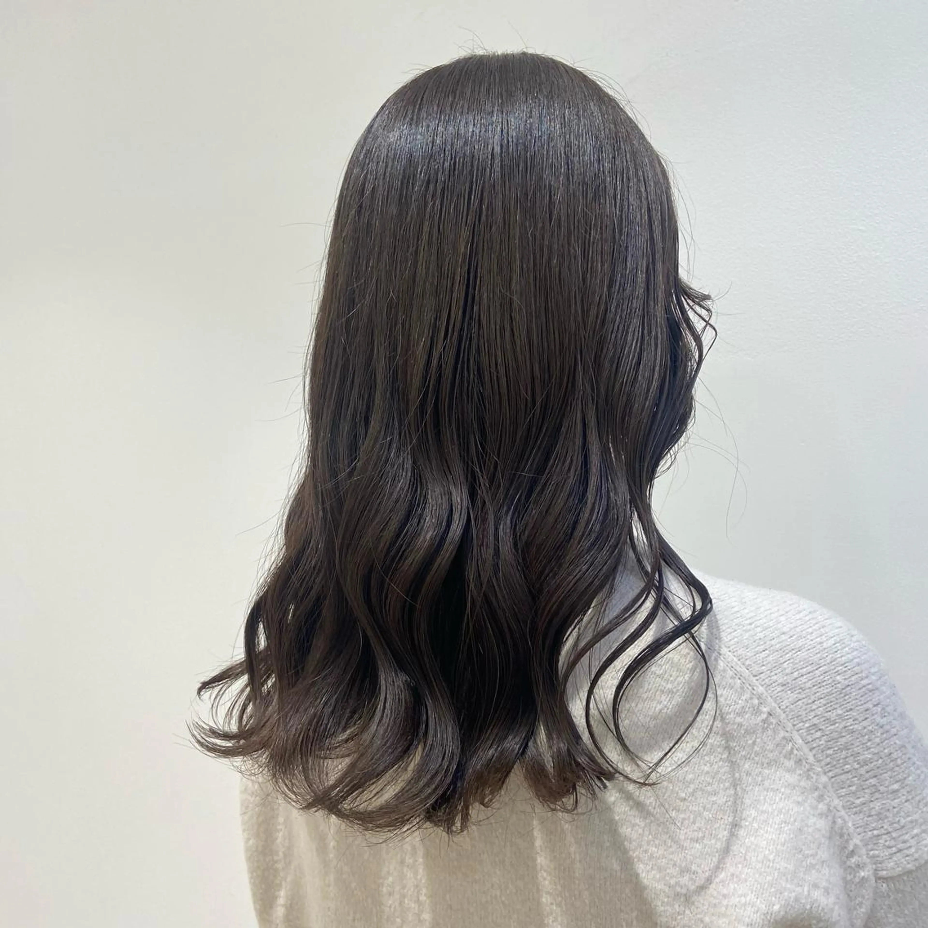 ミディアム カット ヘアカラー トリートメント loca by tree所属・髪質改善/うる艶ヘア HARUNAのヘアスタイル