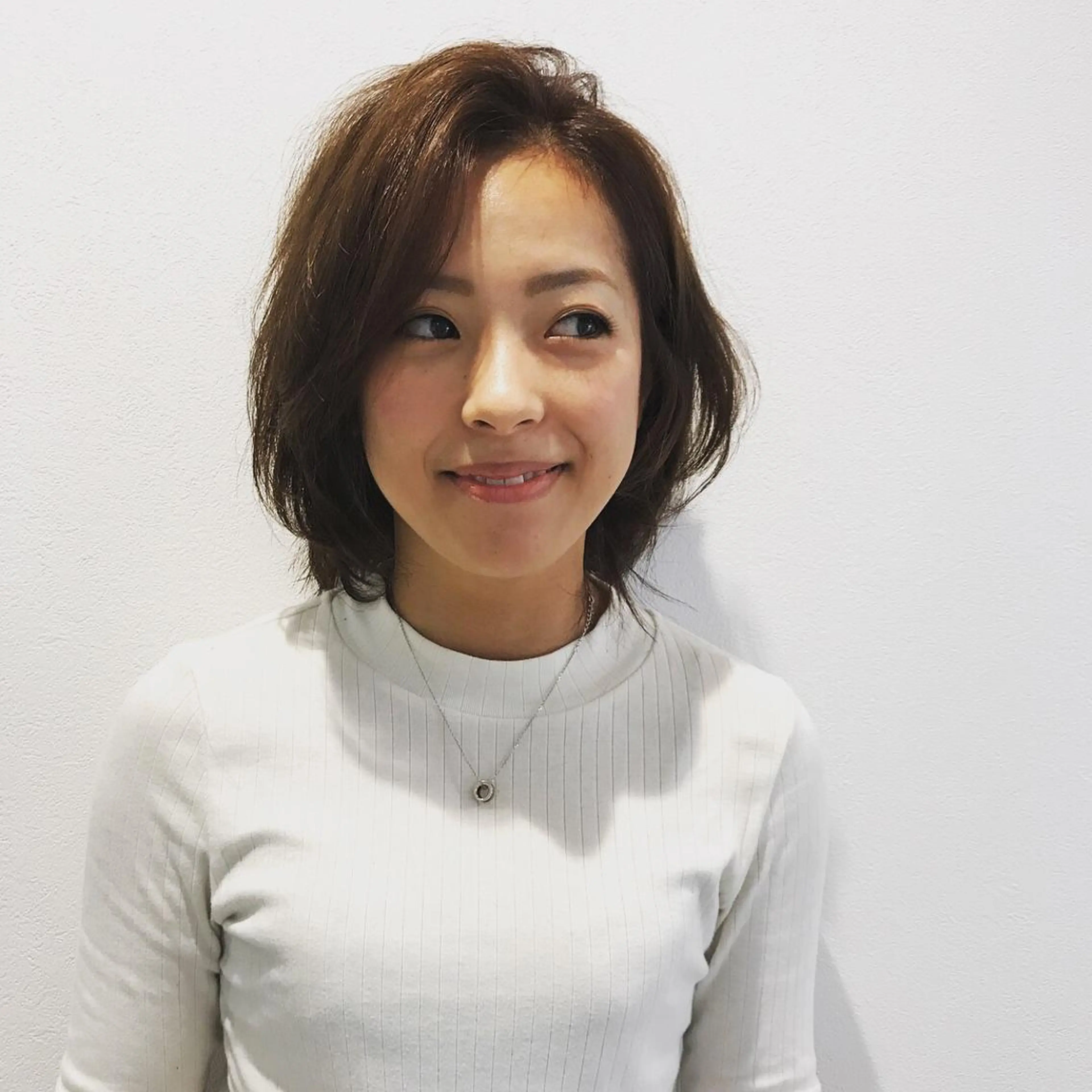 ミディアム 40代ママの 若見え専門美容師のヘアスタイル