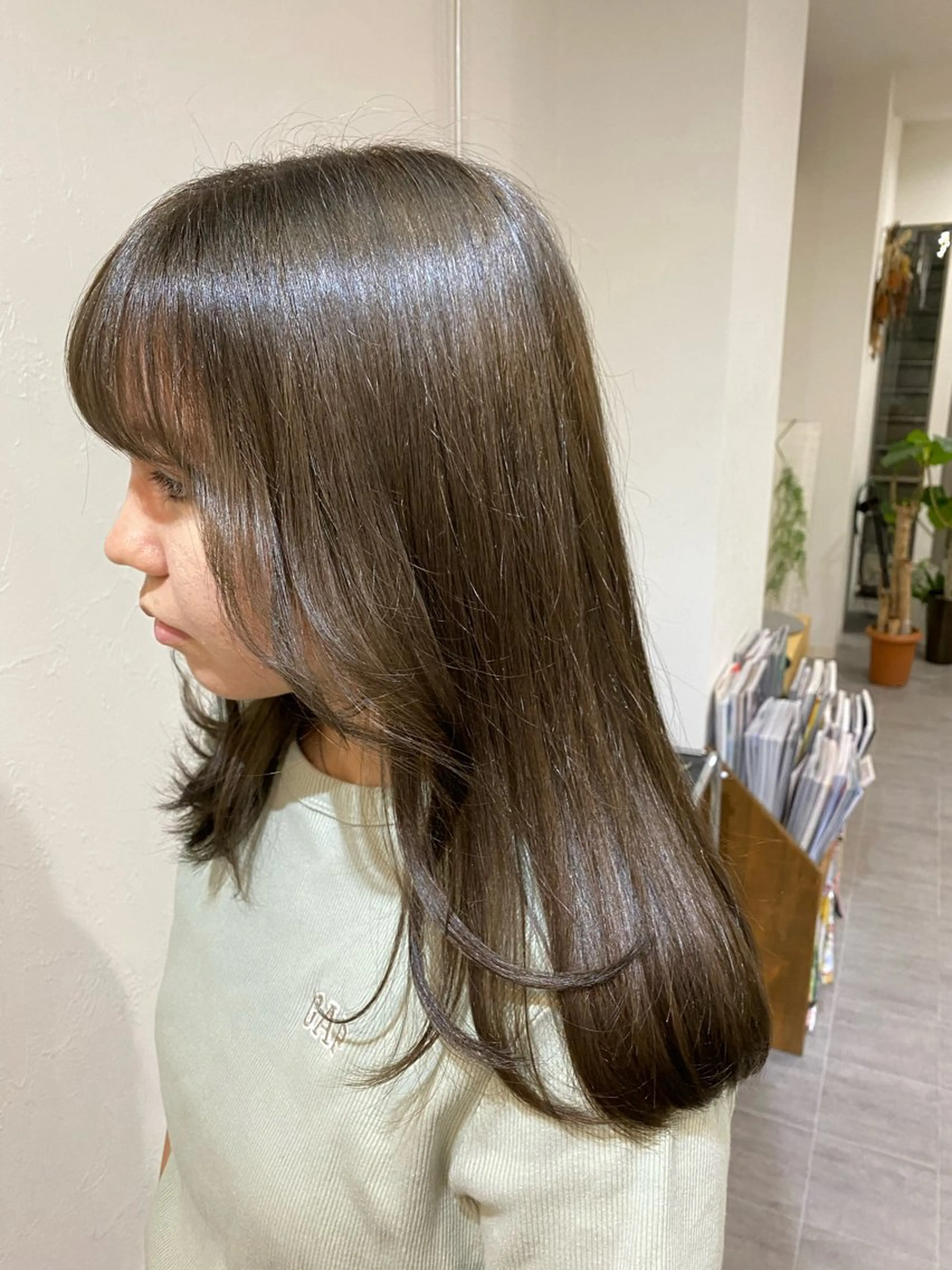 セミロング BOOLE所属・角田 亜美のヘアスタイル