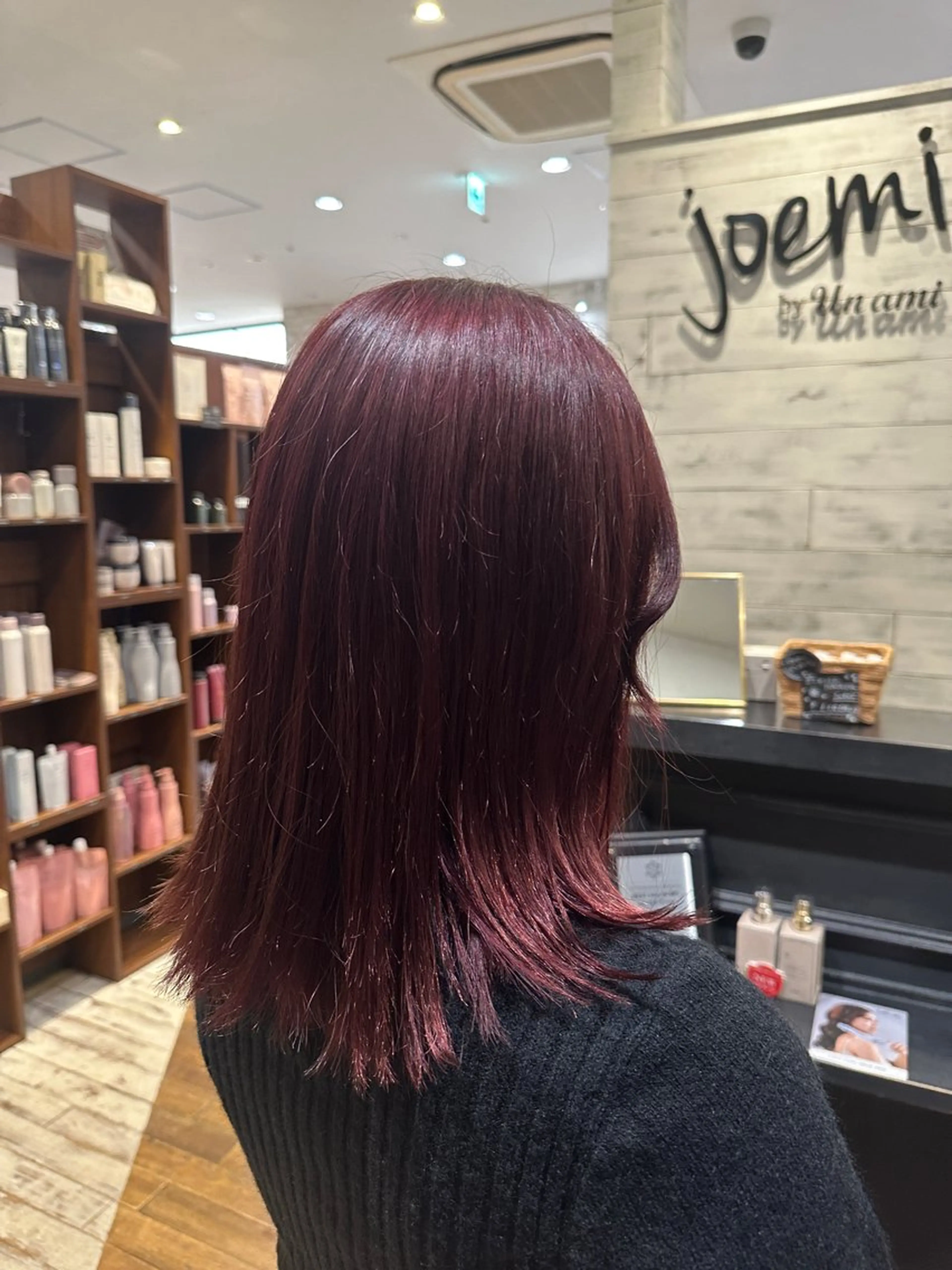 ミディアム カラー Aura所属・丸山 心 / 艶カラーのヘアスタイル