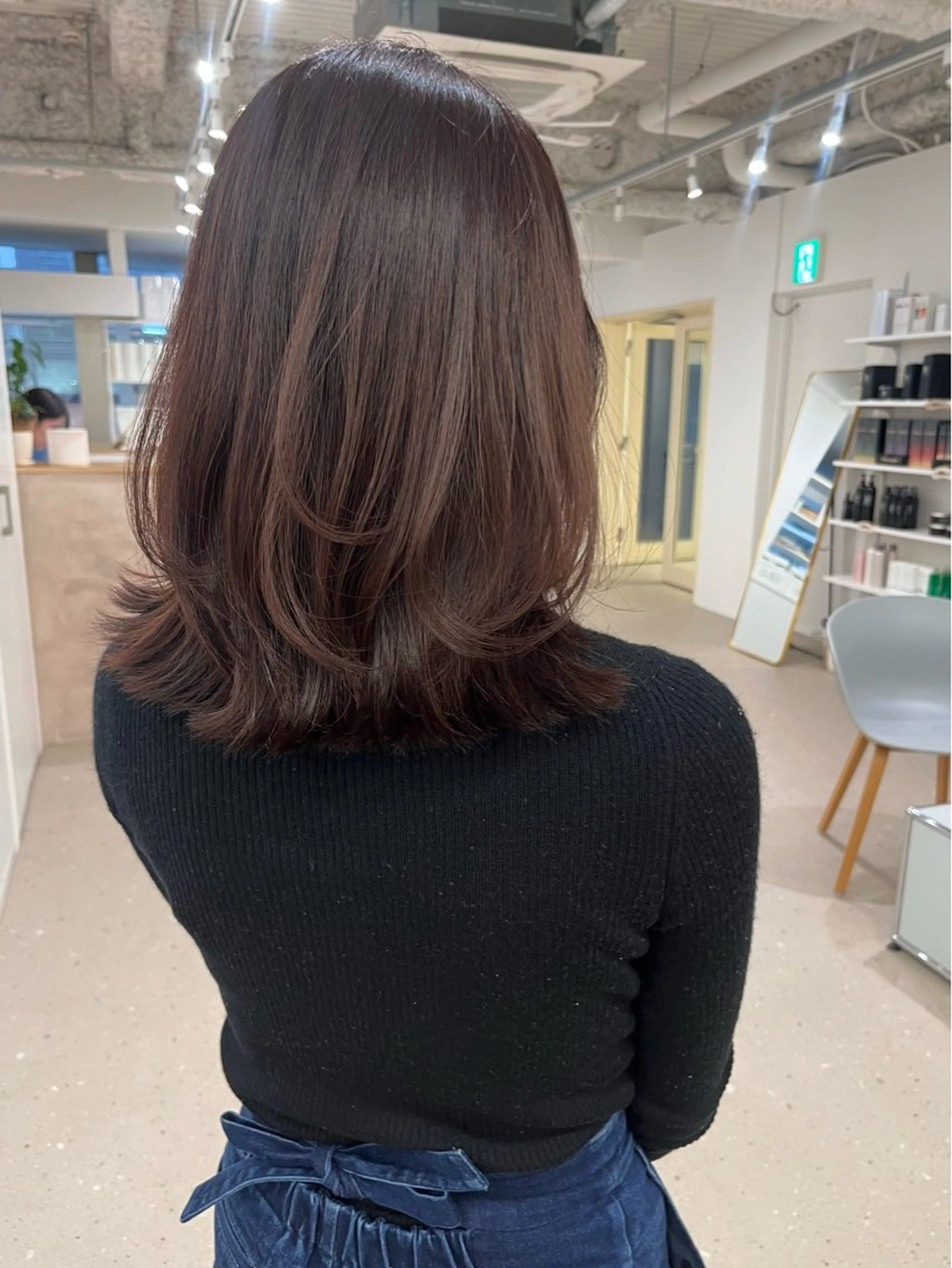 ミディアム 箱崎 凪沙のヘアスタイル
