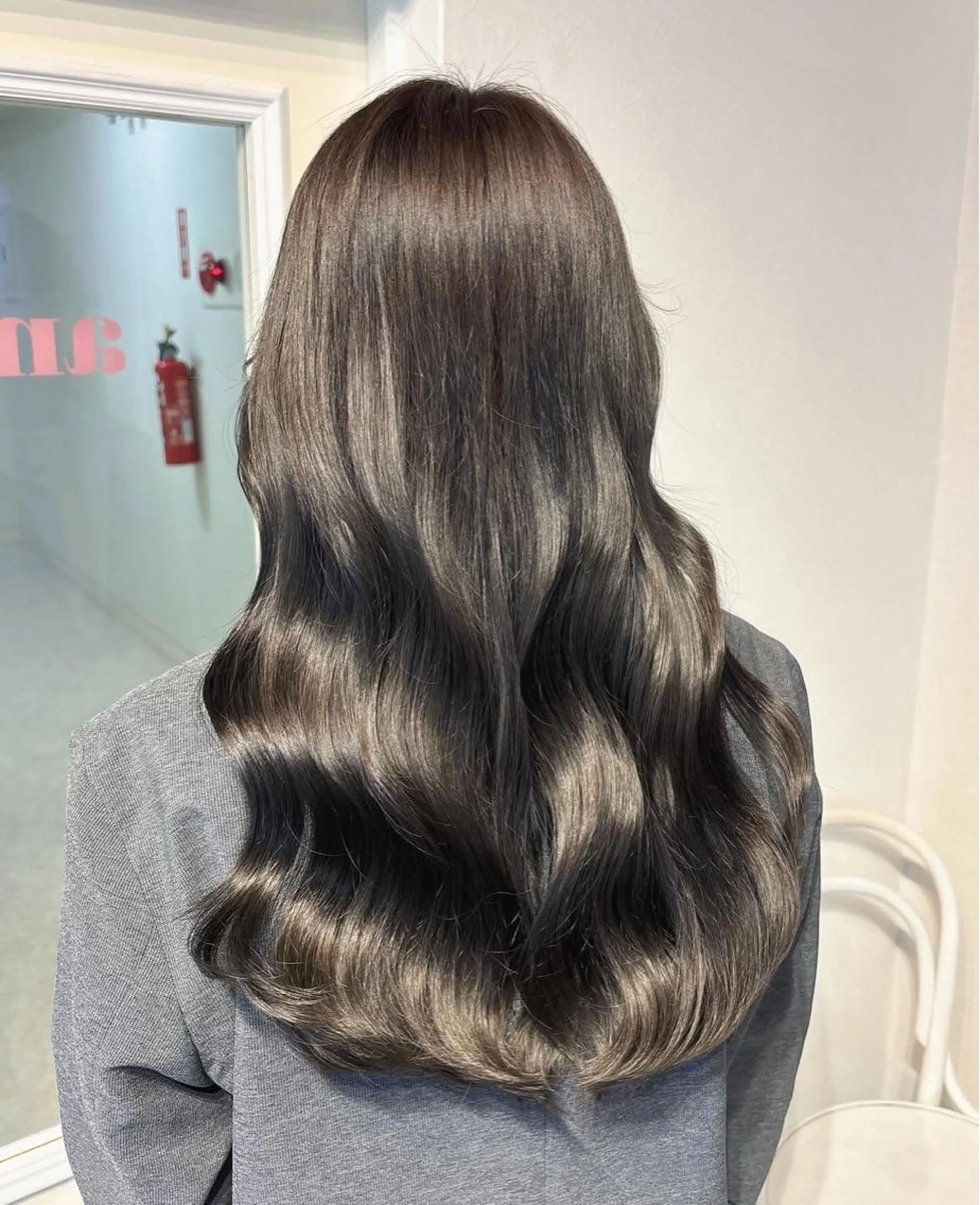 ロング カラー グレージュ オリーブグレージュ オリーブグレー annuy ハルタのヘアスタイル