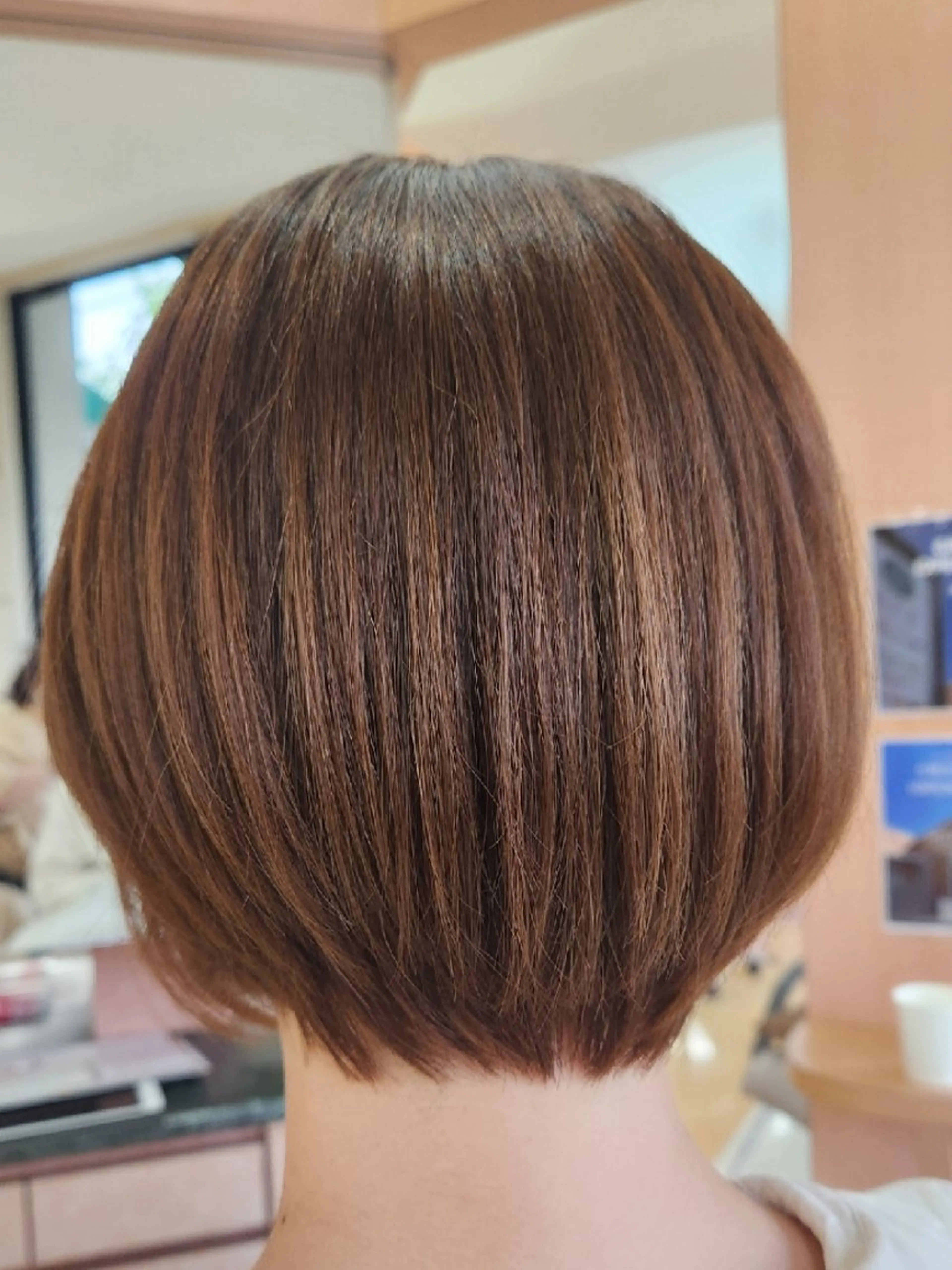 ショート ショートボブ ボブ ショートヘア 安達まい/ インナーカラー◎のヘアスタイル