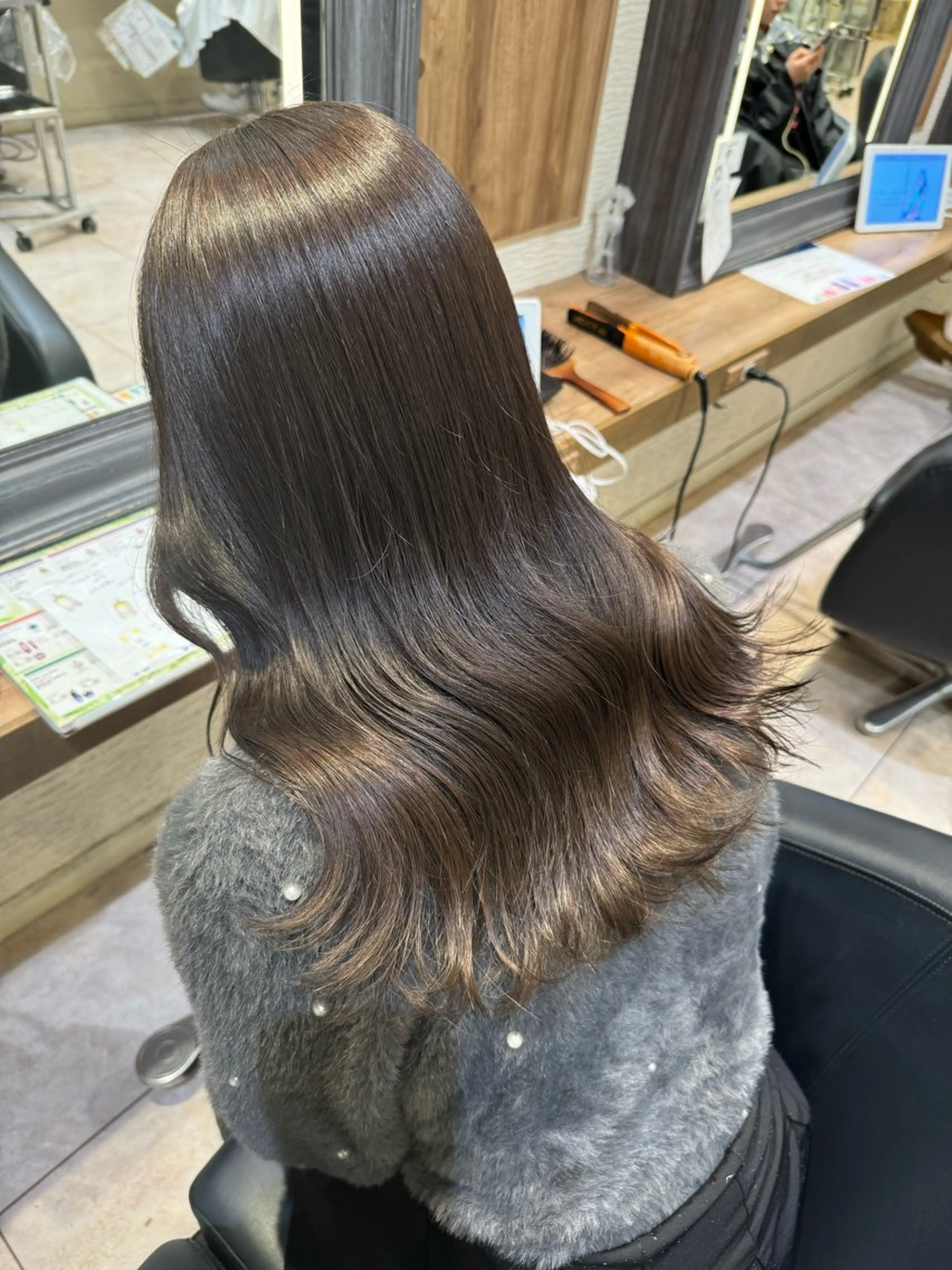 セミロング カラー 赤み消しカラー🌱 YUZUKI🫧のヘアスタイル