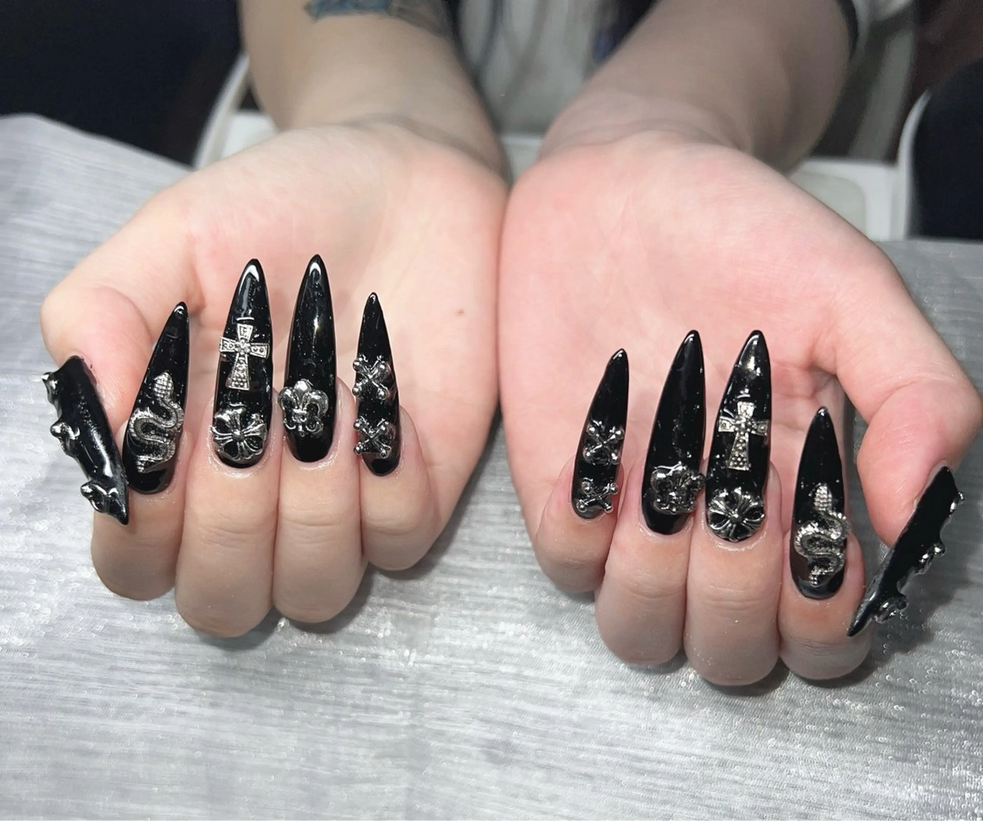 ネイル オーロラネイル チークネイル 長さ出し フットネイル フレンチネイル Lee Nailsのネイルデザイン
