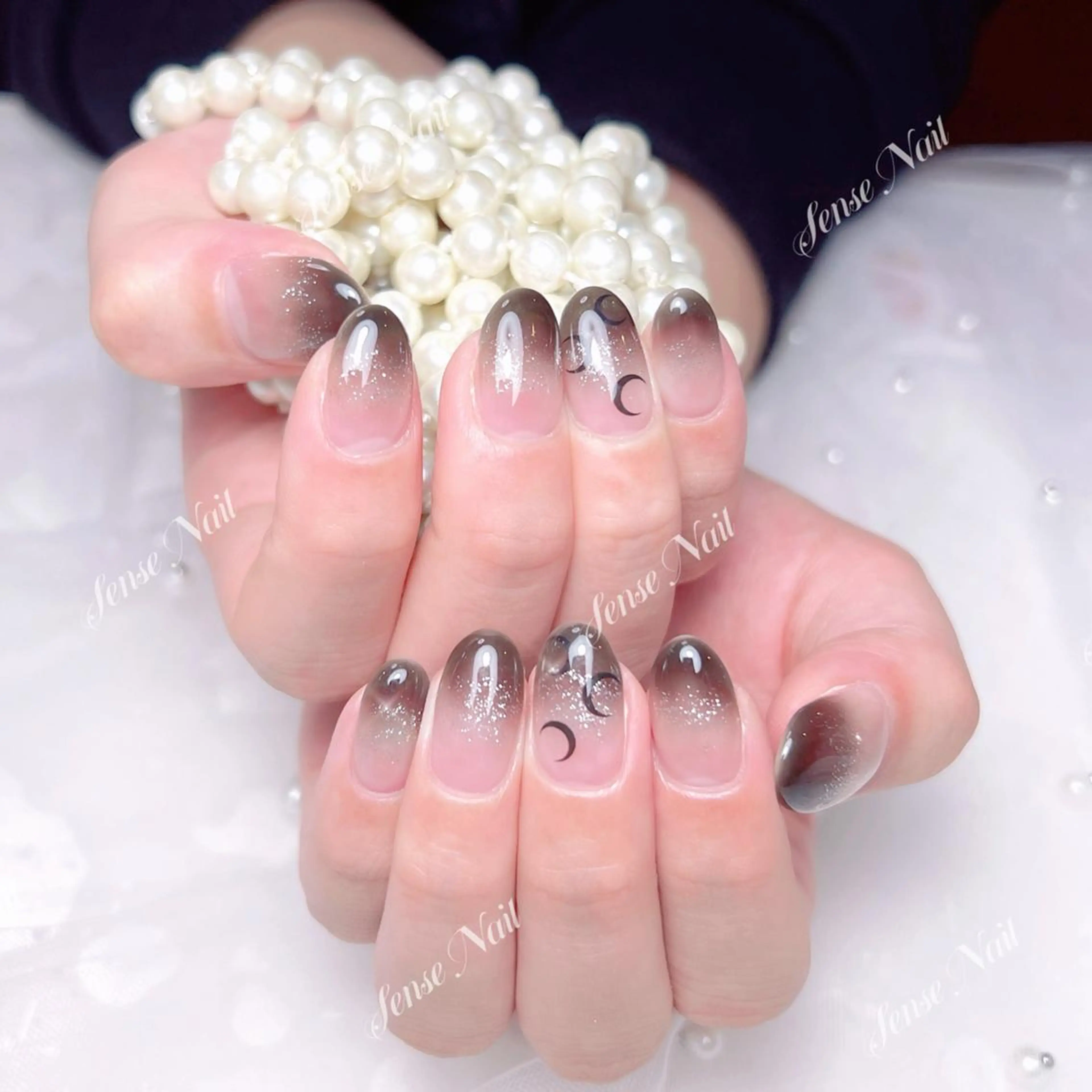 ネイル Queening 🦋のネイルデザイン