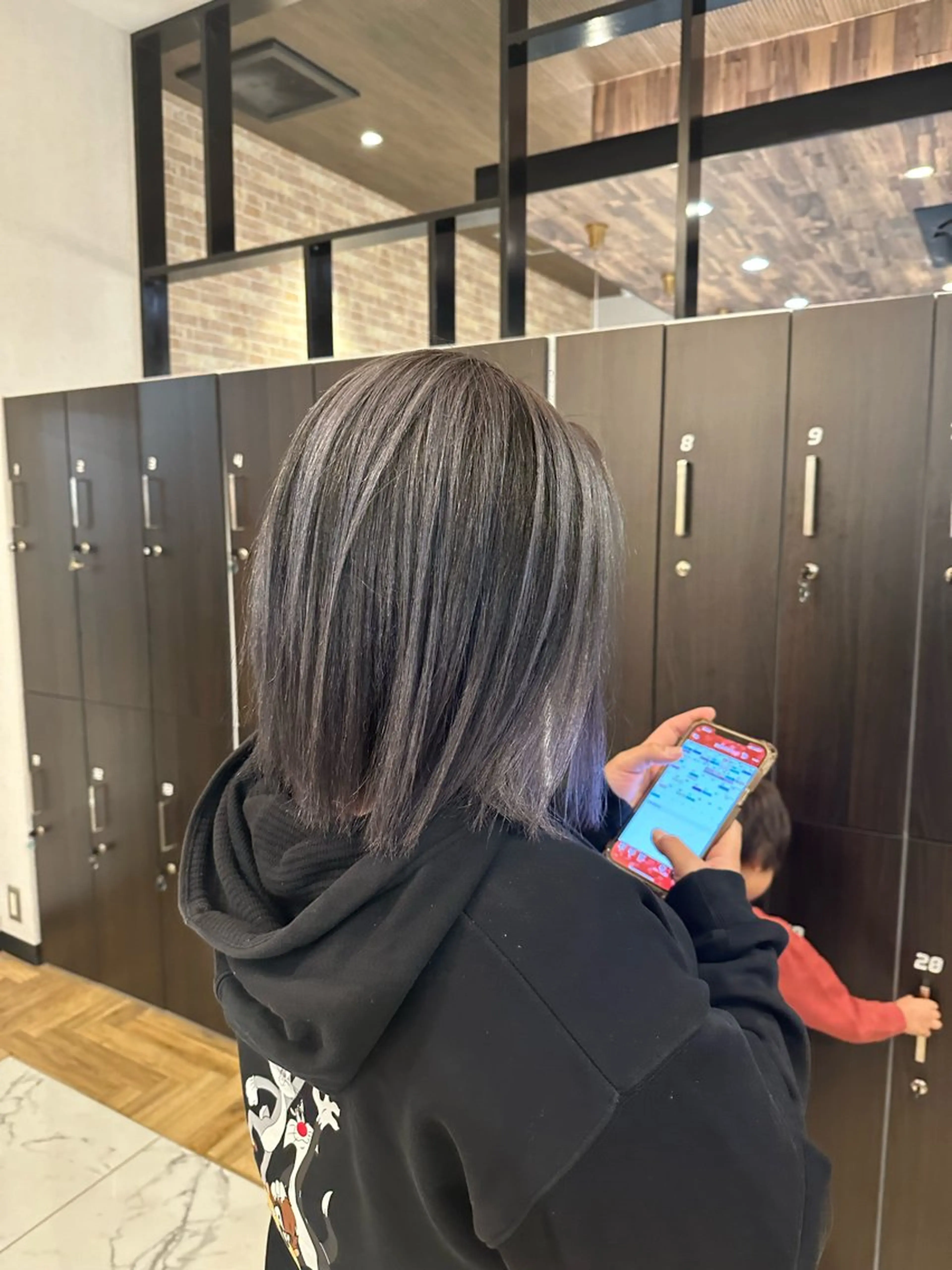 ミディアム レイヤーカット カット ヘアカラー arl 豊田店のヘアスタイル