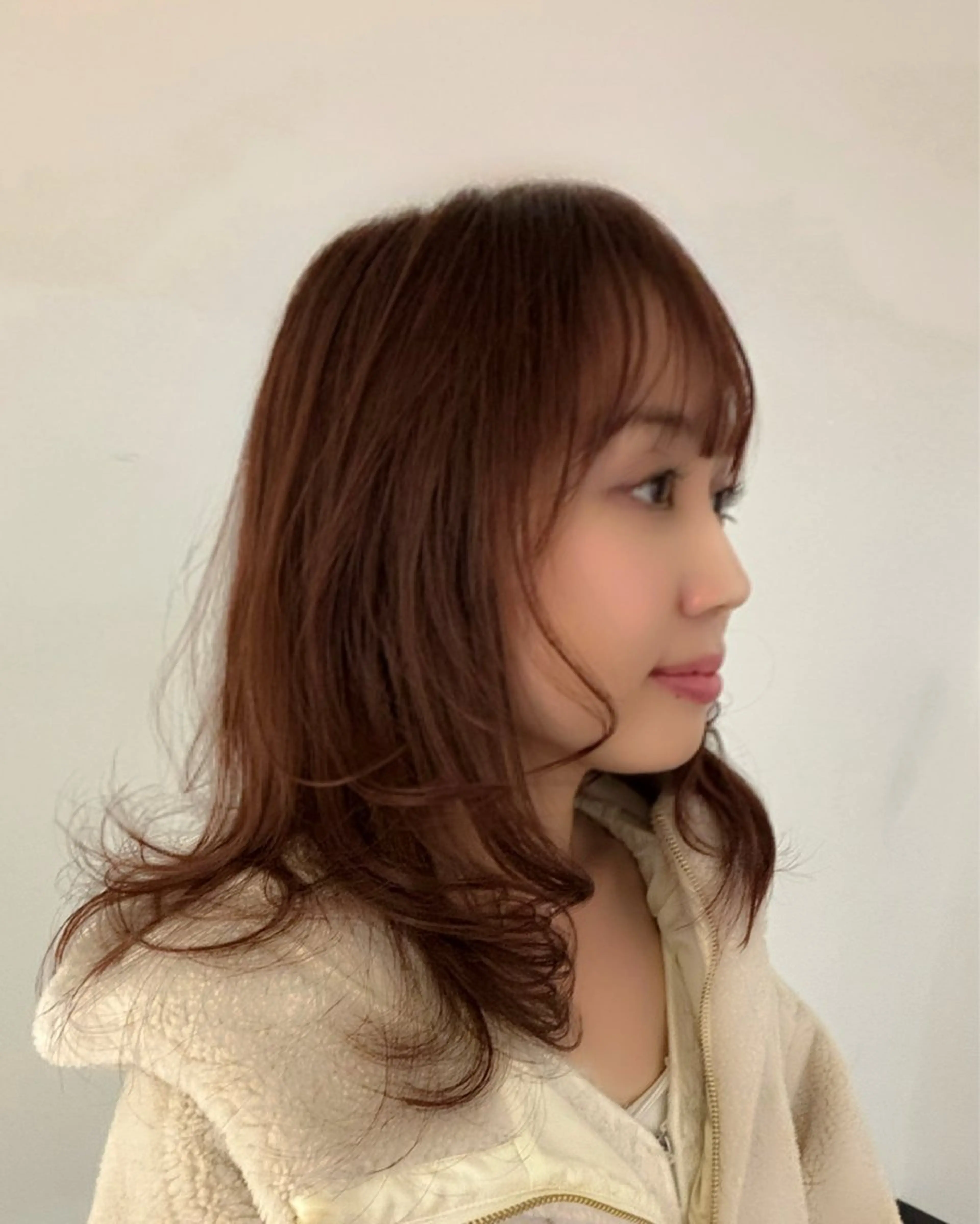 ミディアム カット ヘアカラー トリートメント 大人かわいい×艶髪 🤍塩川のヘアスタイル