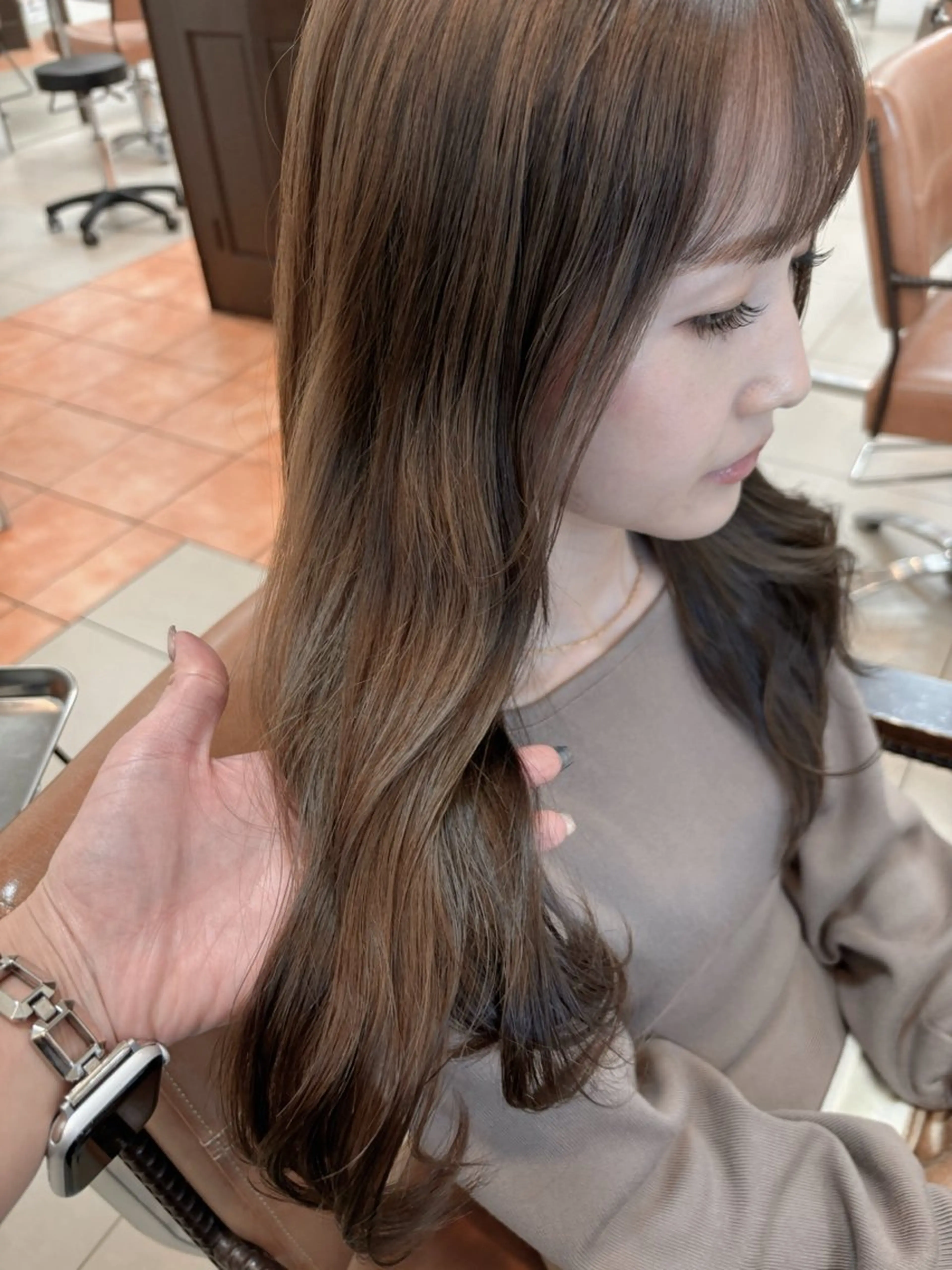 セミロング カラー ベージュカラー オリーブベージュ ヘアカラー トリートメント 頭皮×髪質改善 透明感カラー💎中村のヘアスタイル