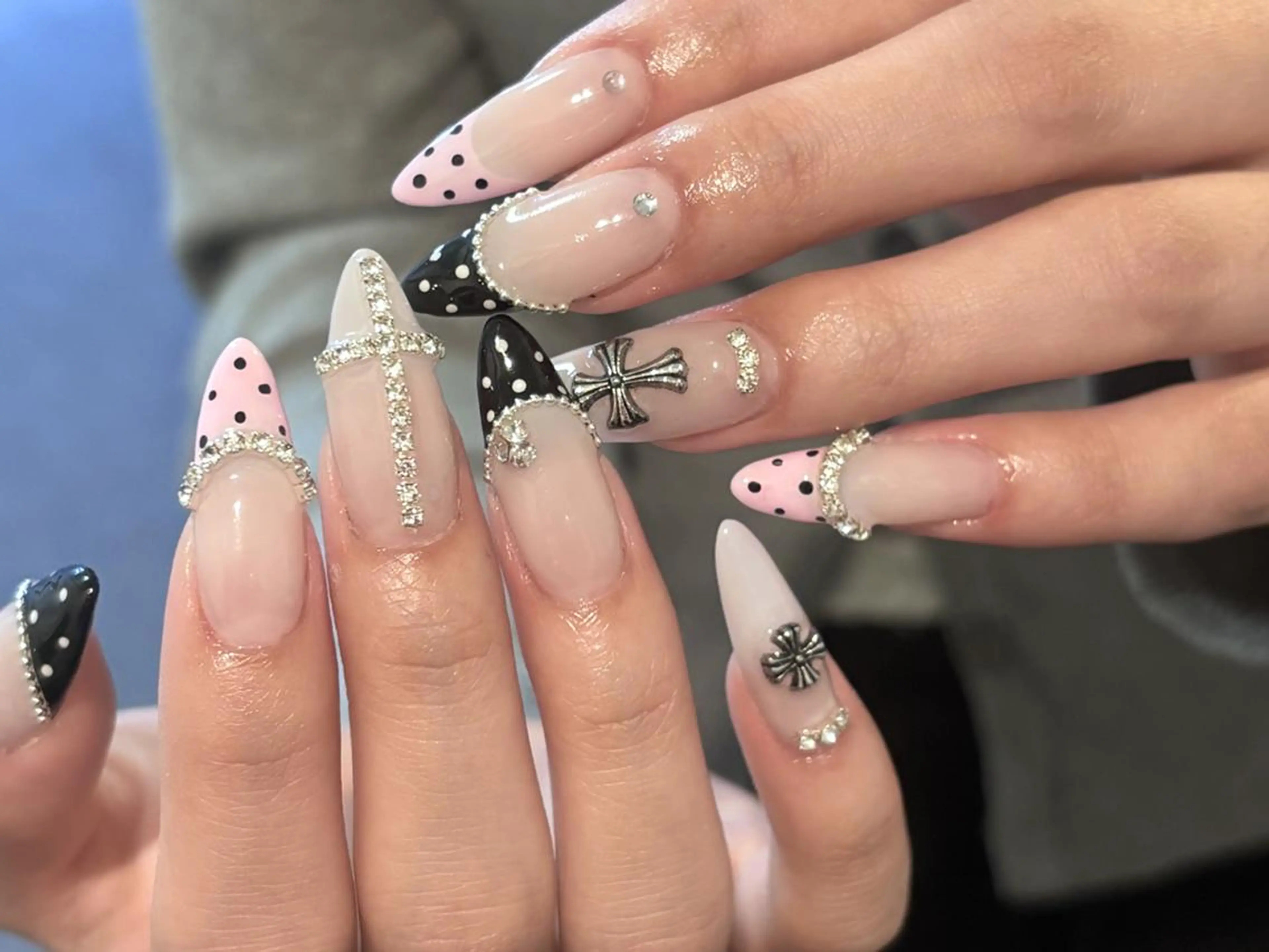 ネイル 長さ出し グラデーション 卒業式 キラキラネイル マグネットネイル Emi🌸Belle Nail Salonのネイルデザイン