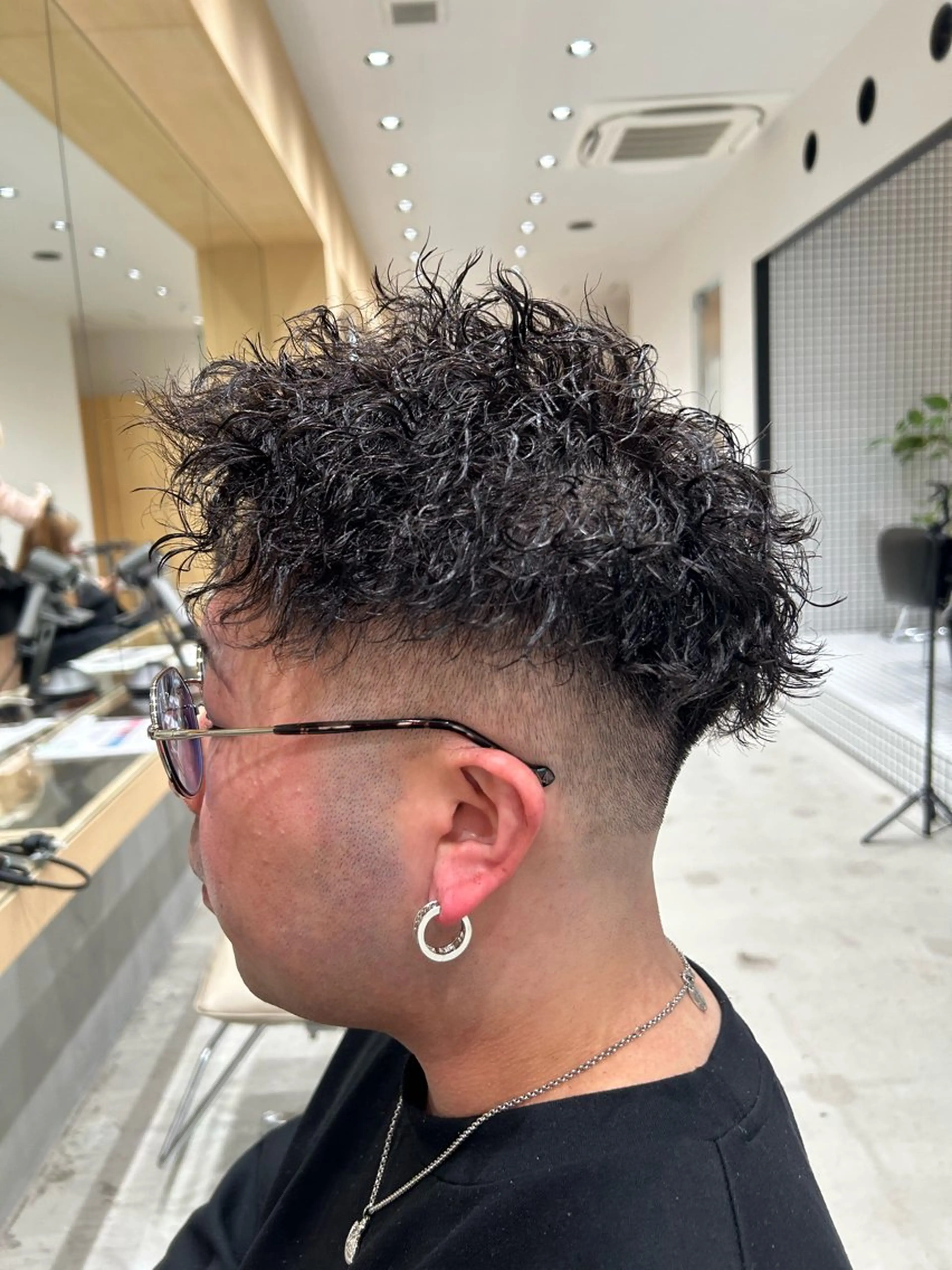 パーマ メンズ フェードカット メンズパーマ メンズツイストパーマ 刈り上げ ツイストパーマ 🐲ツイスパ🐲 フェード/龍のヘアスタイル