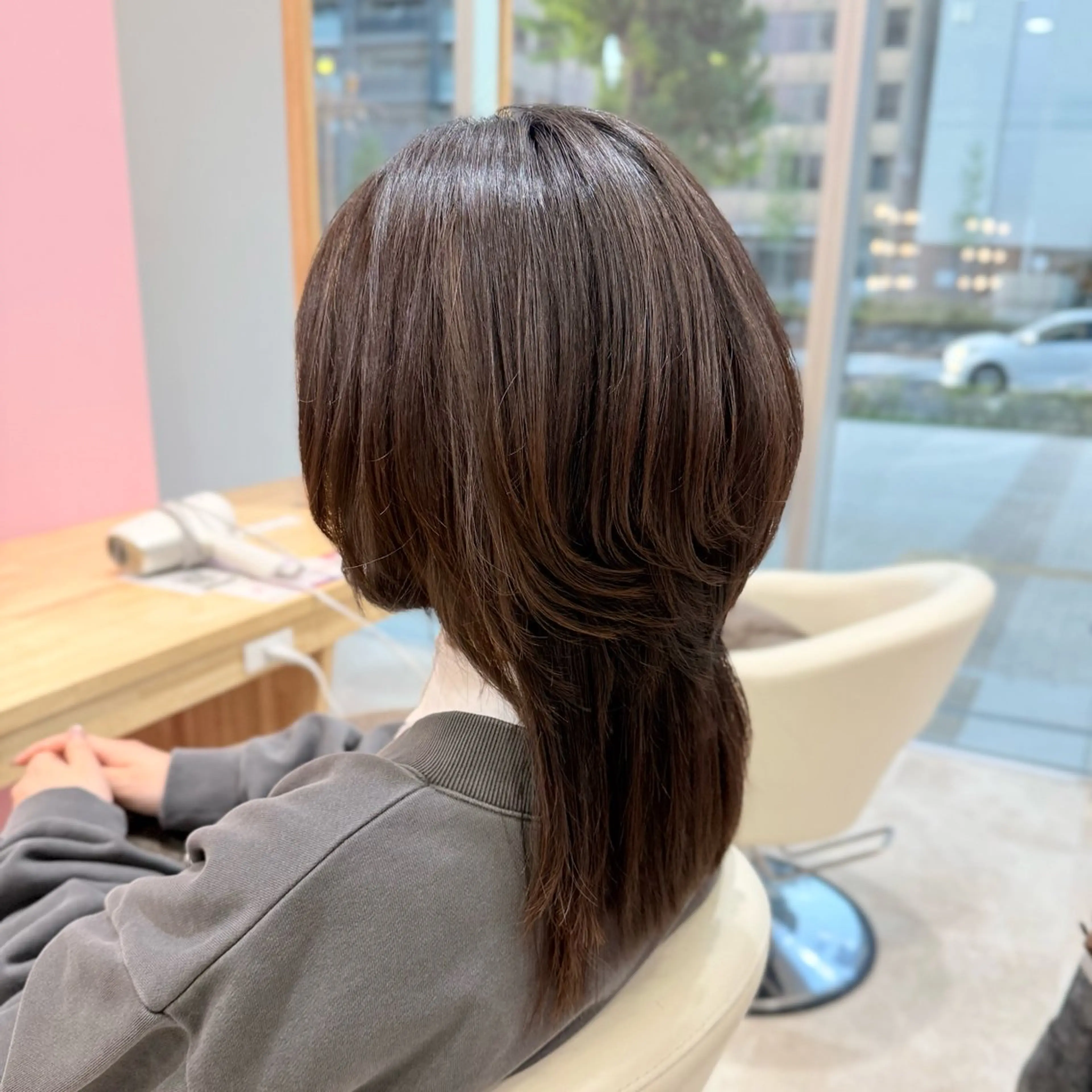ミディアム ウルフカット カット 青木 ゆんなのヘアスタイル