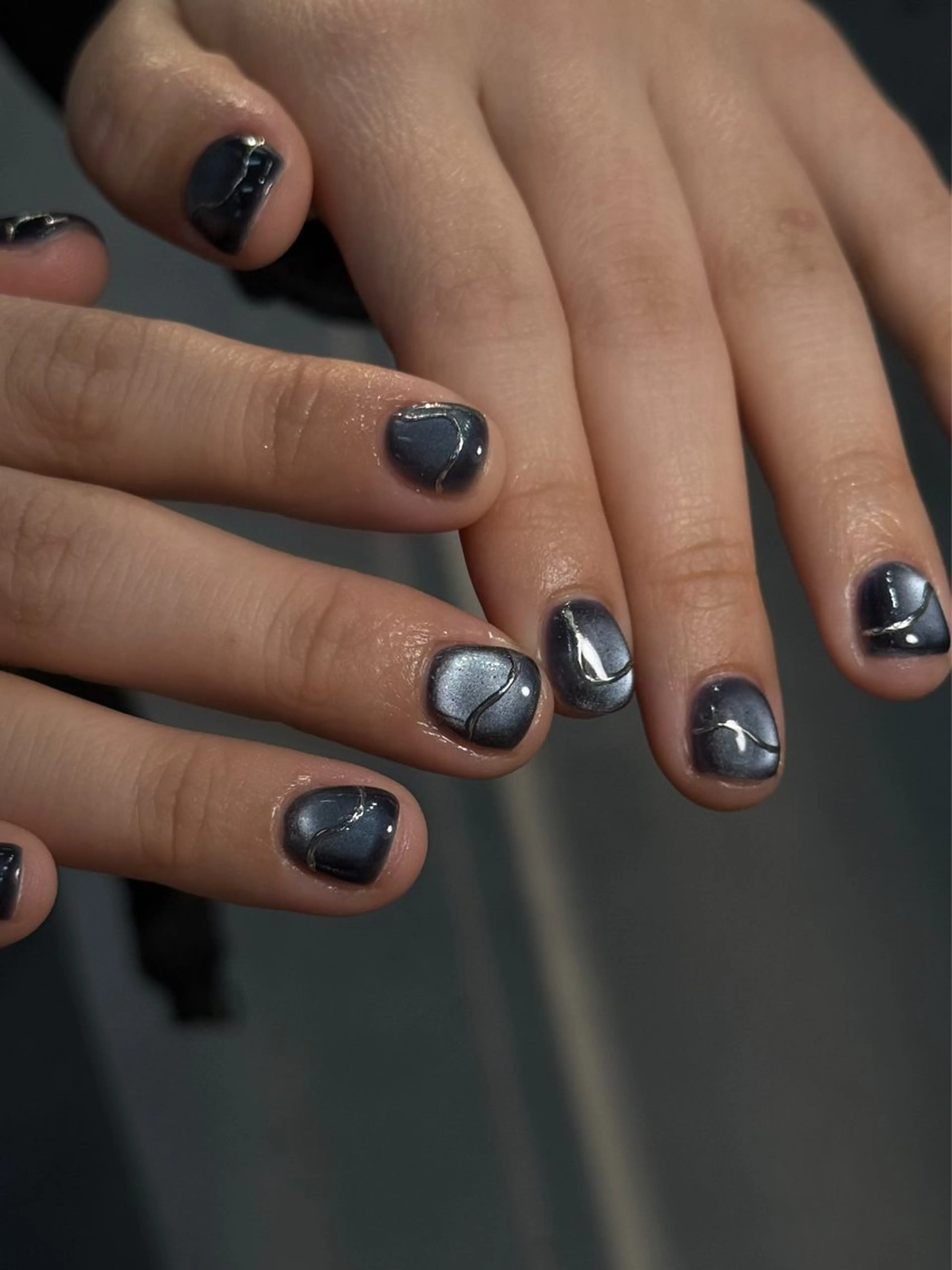 ネイル オフィスネイル シルバー MISATO ネイリスト福岡/薬院のネイルデザイン