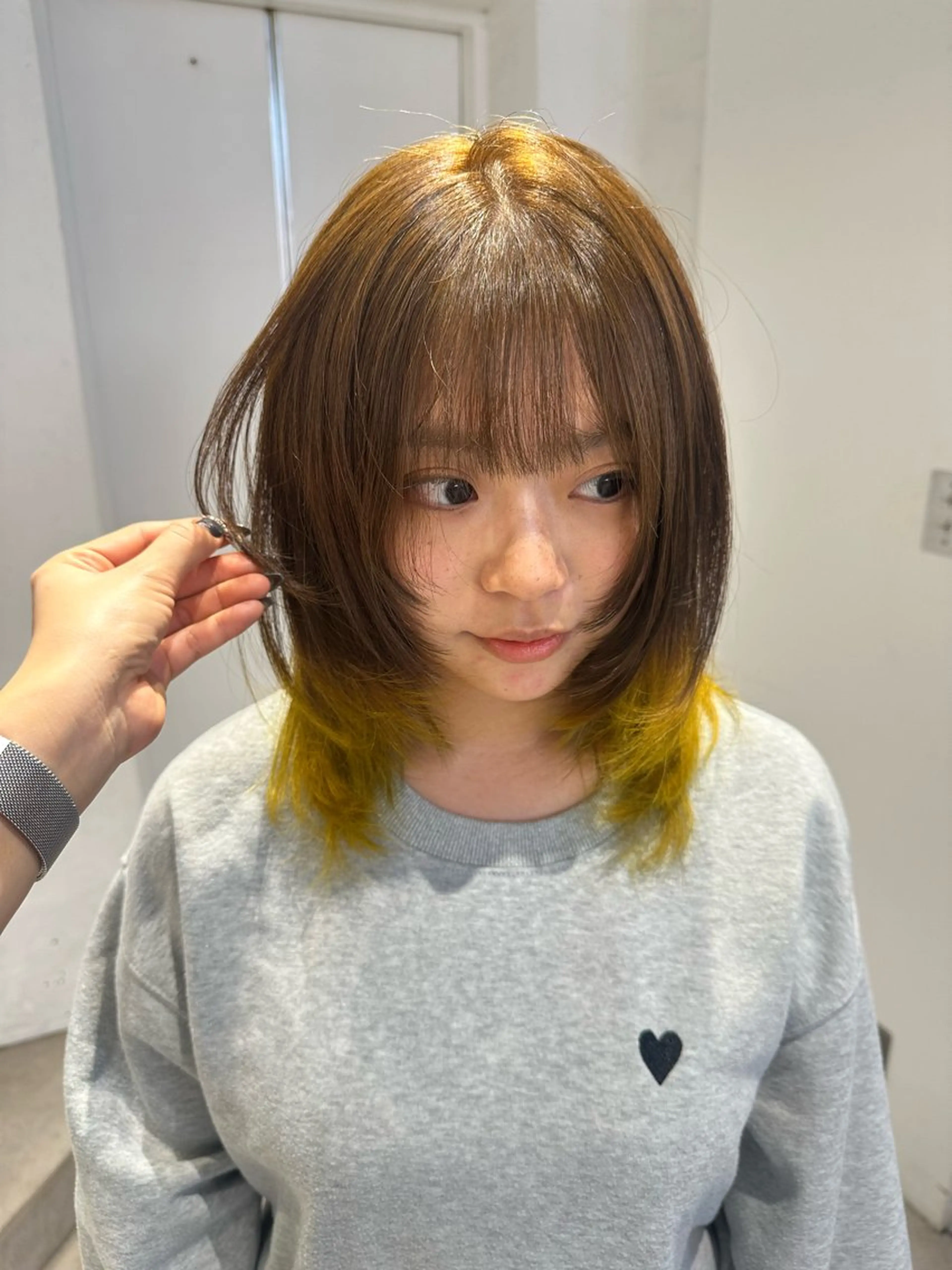 セミロング ヘアカラー 韓国ヘアメンズ・レデ ィース特化ミクのヘアスタイル