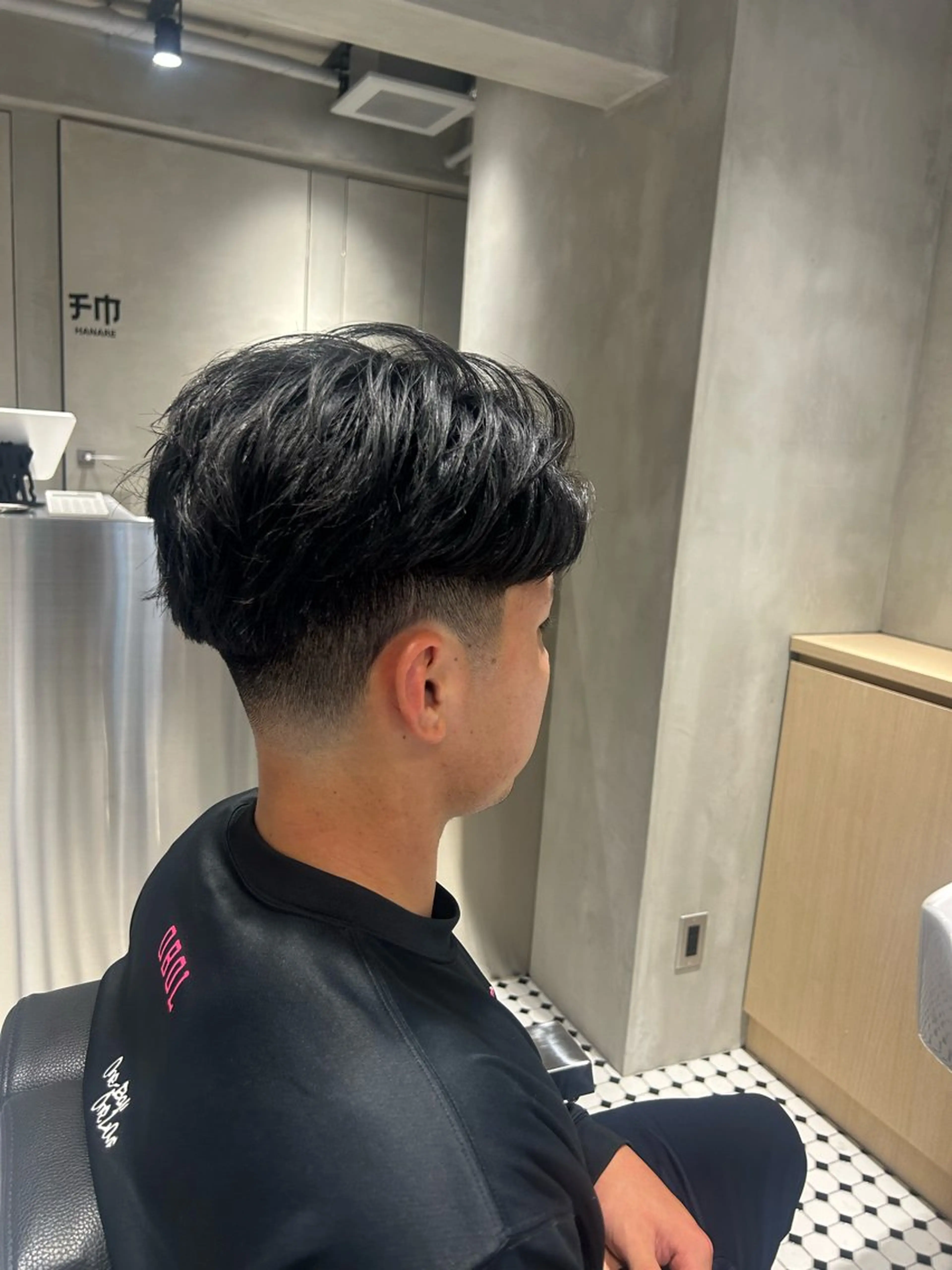 ミディアム メンズ フェードカット 【明大前フェード/ メンズパーマ/岳】のヘアスタイル