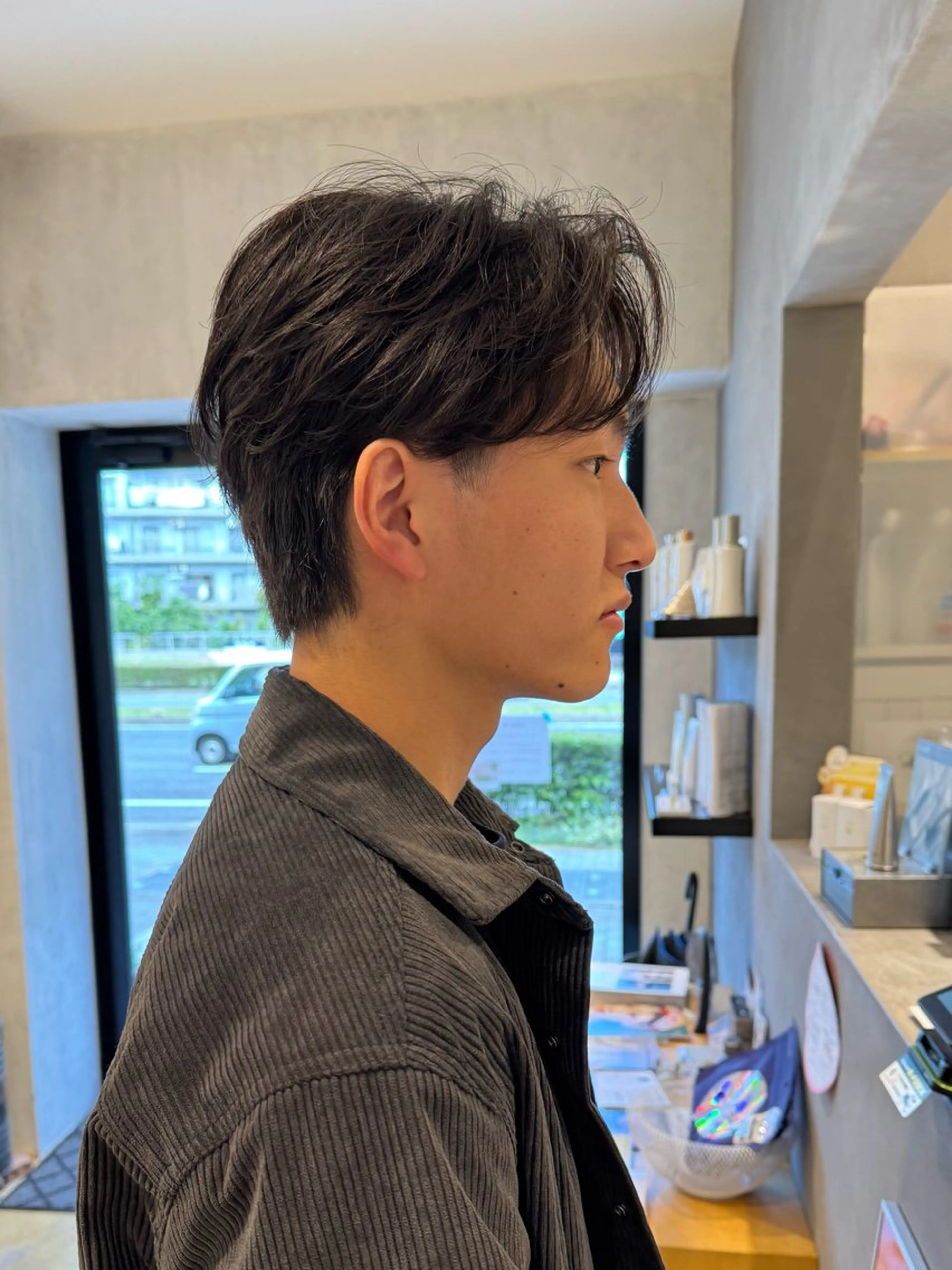 カラー メンズ センターパート カルマパーマ メンズ韓国風 メンズパーマ カット パーマ メンズパーマ/フェ ザーパーマ/古川晴輝のヘアスタイル