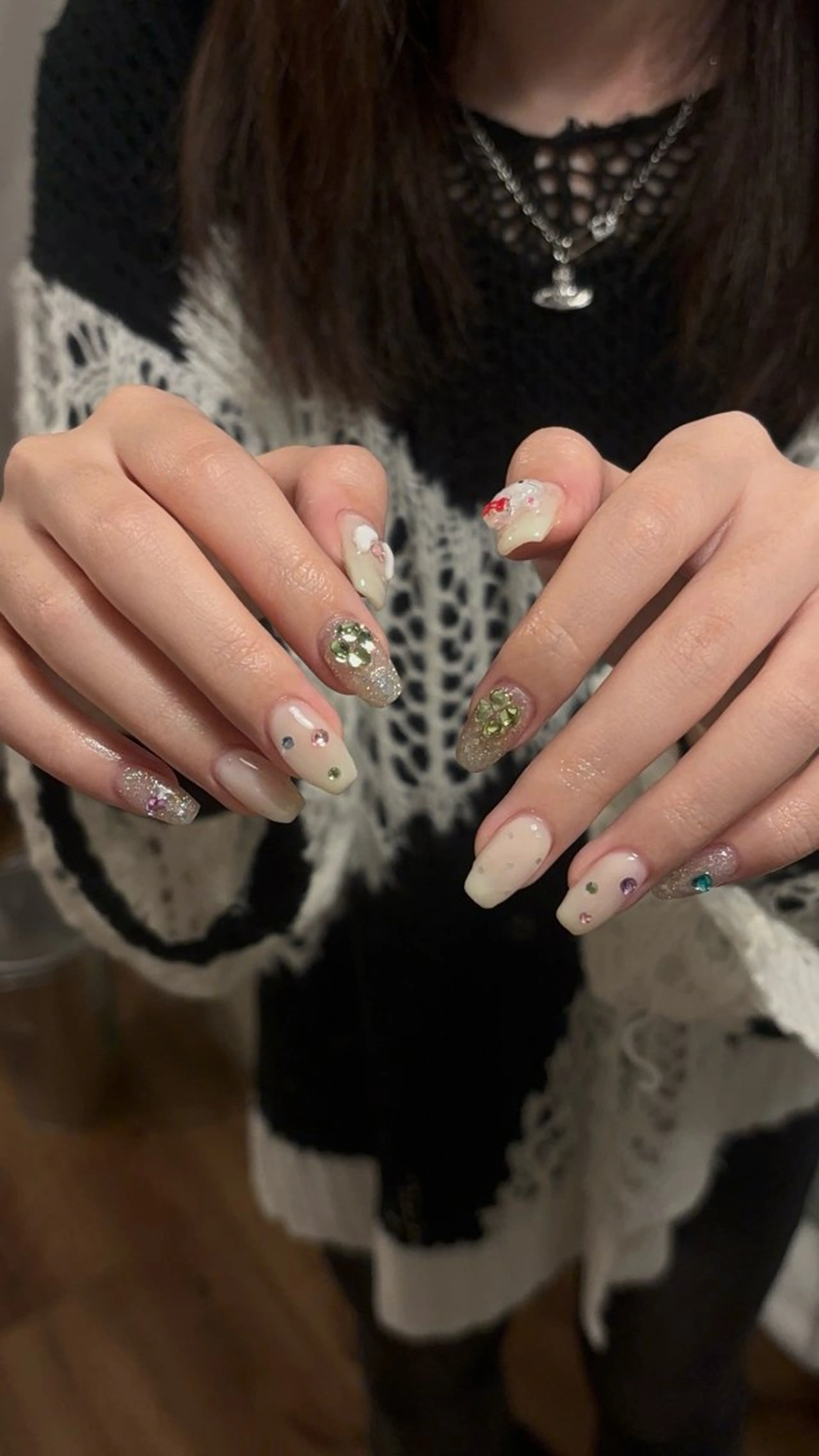 ネイル フレンチネイル キラキラネイル 韓国ネイル ミラーネイル オフィスネイル private salon zzz…のネイルデザイン