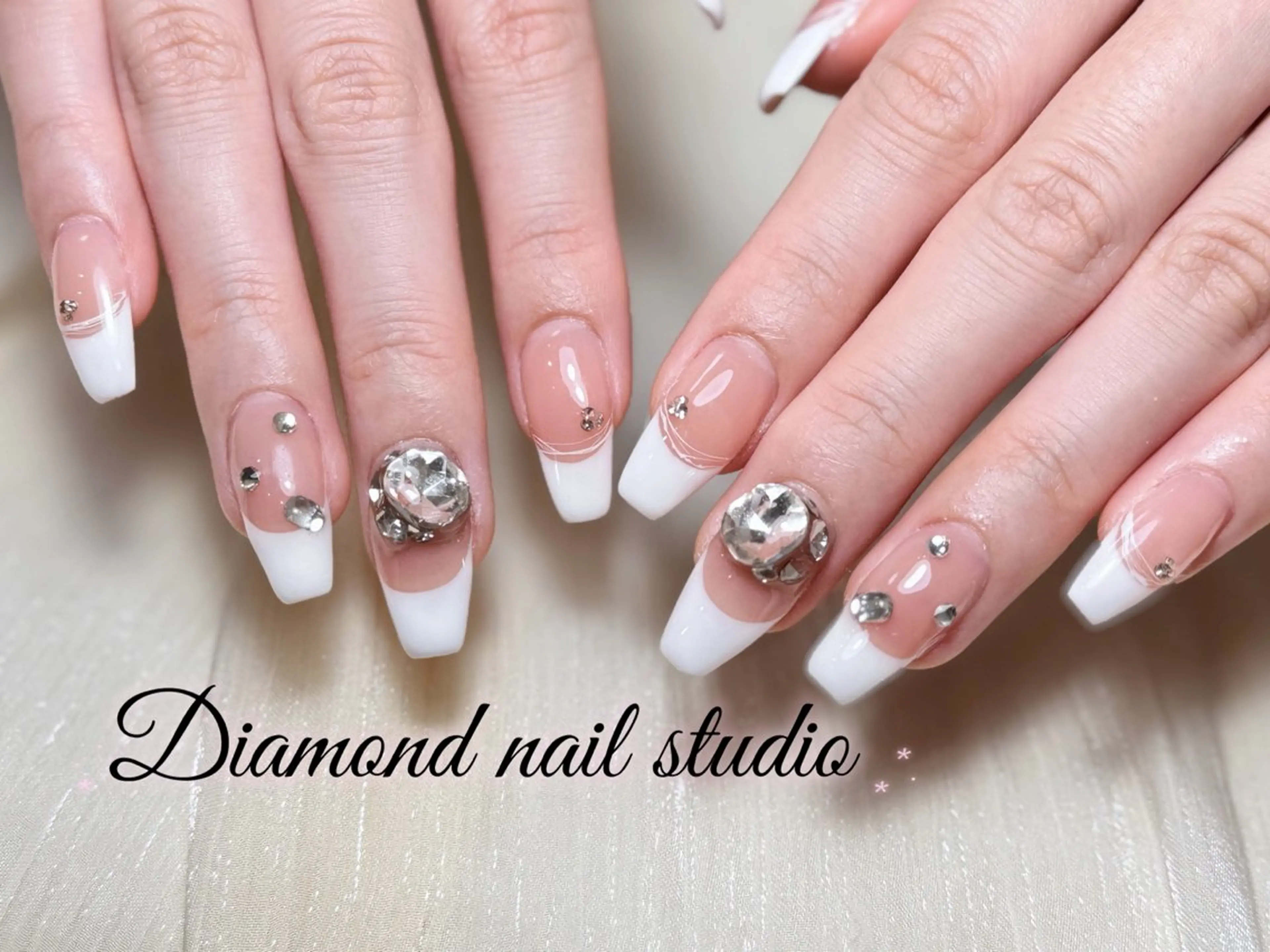 ネイル アートネイル オーロラネイル ガーリー キラキラネイル 韓国ネイル ハンドネイル ハンドケア Asher-Yuki 🍁のネイルデザイン