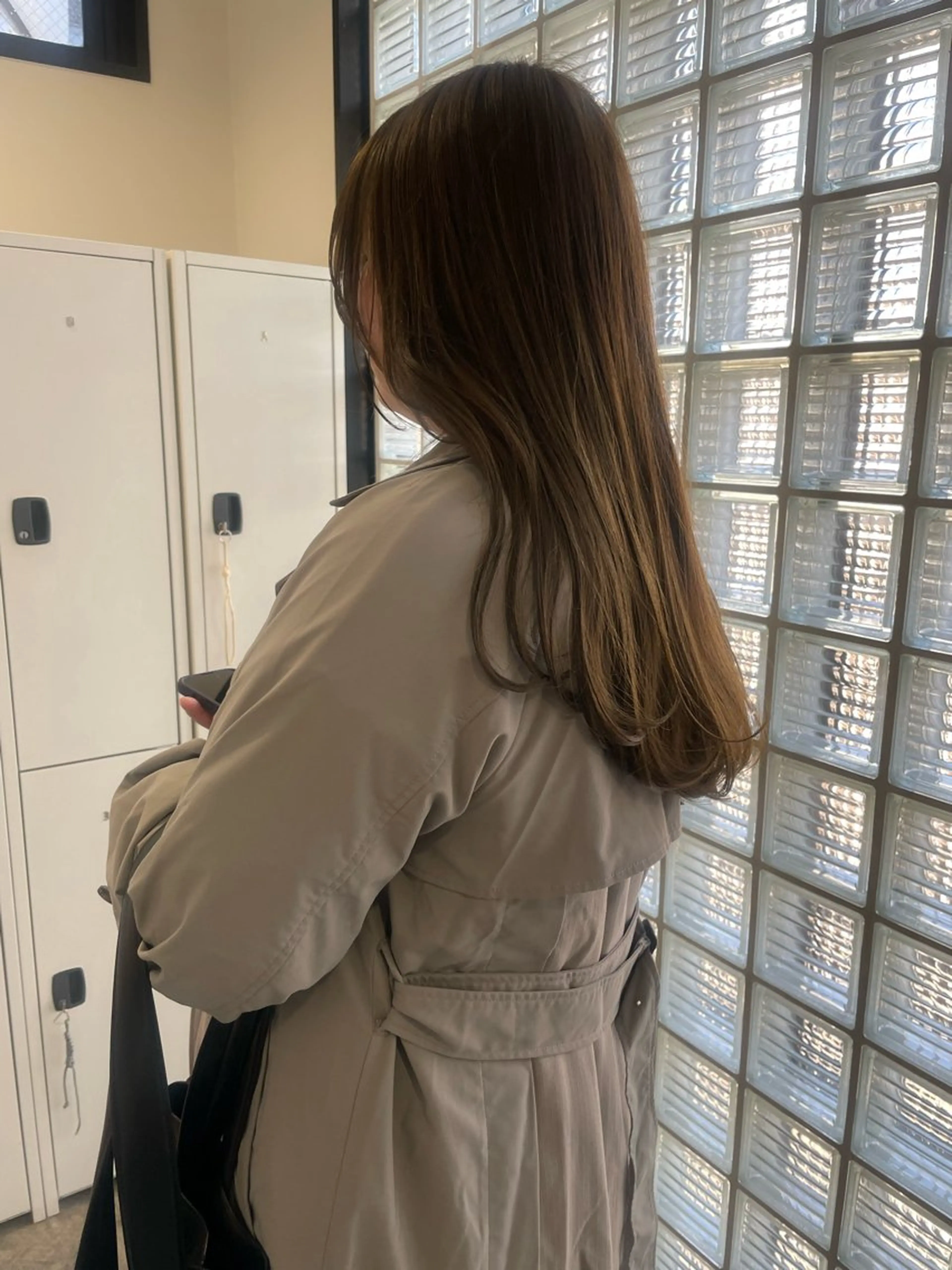 カラー ベージュカラー ブリーチ ミルクティーベージュ ブリーチなしカラー カット ヘアカラー トリートメント 大迫 江梨のヘアスタイル