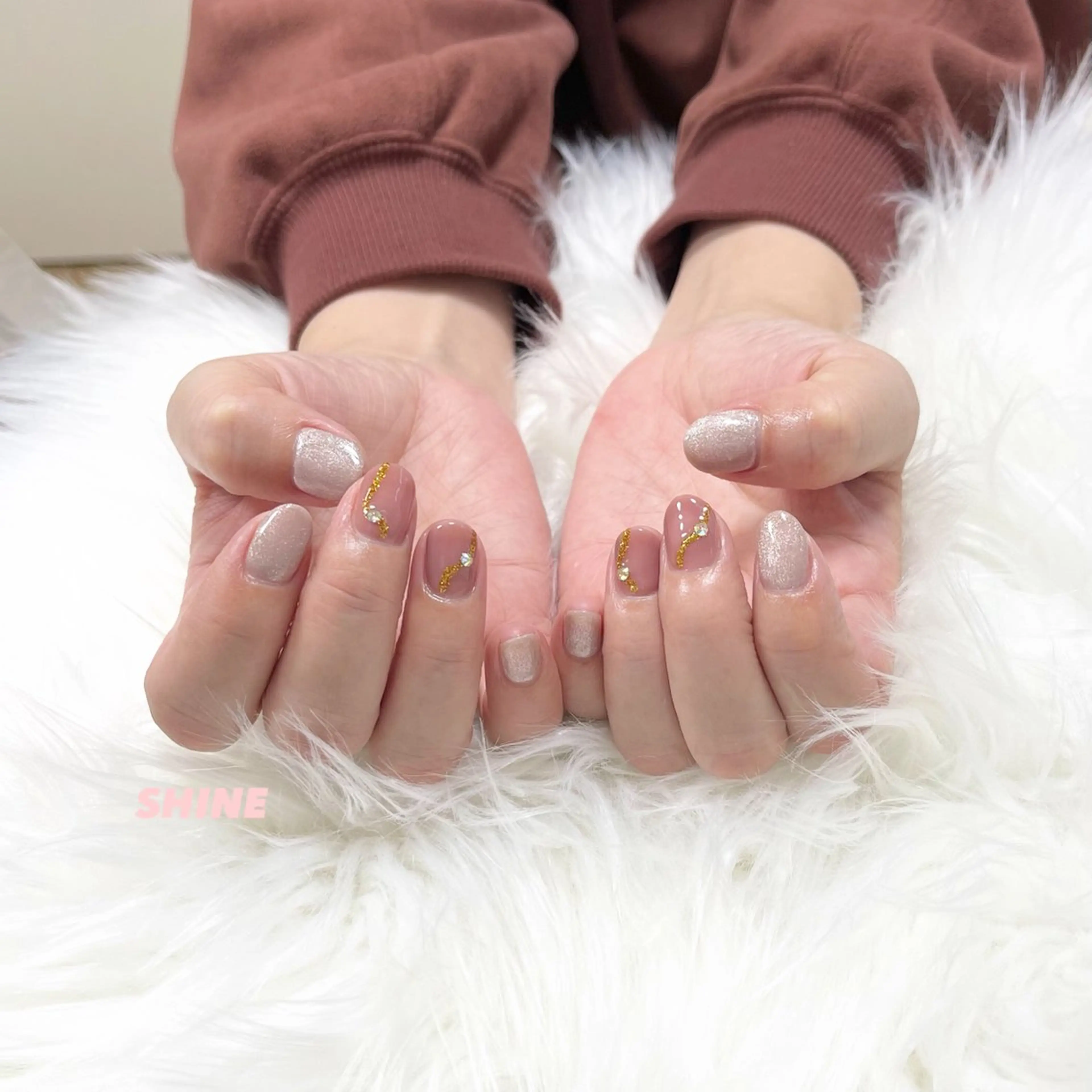 ネイル マグネットネイル ピンク ストーンネイル SHINE nail salonのネイルデザイン