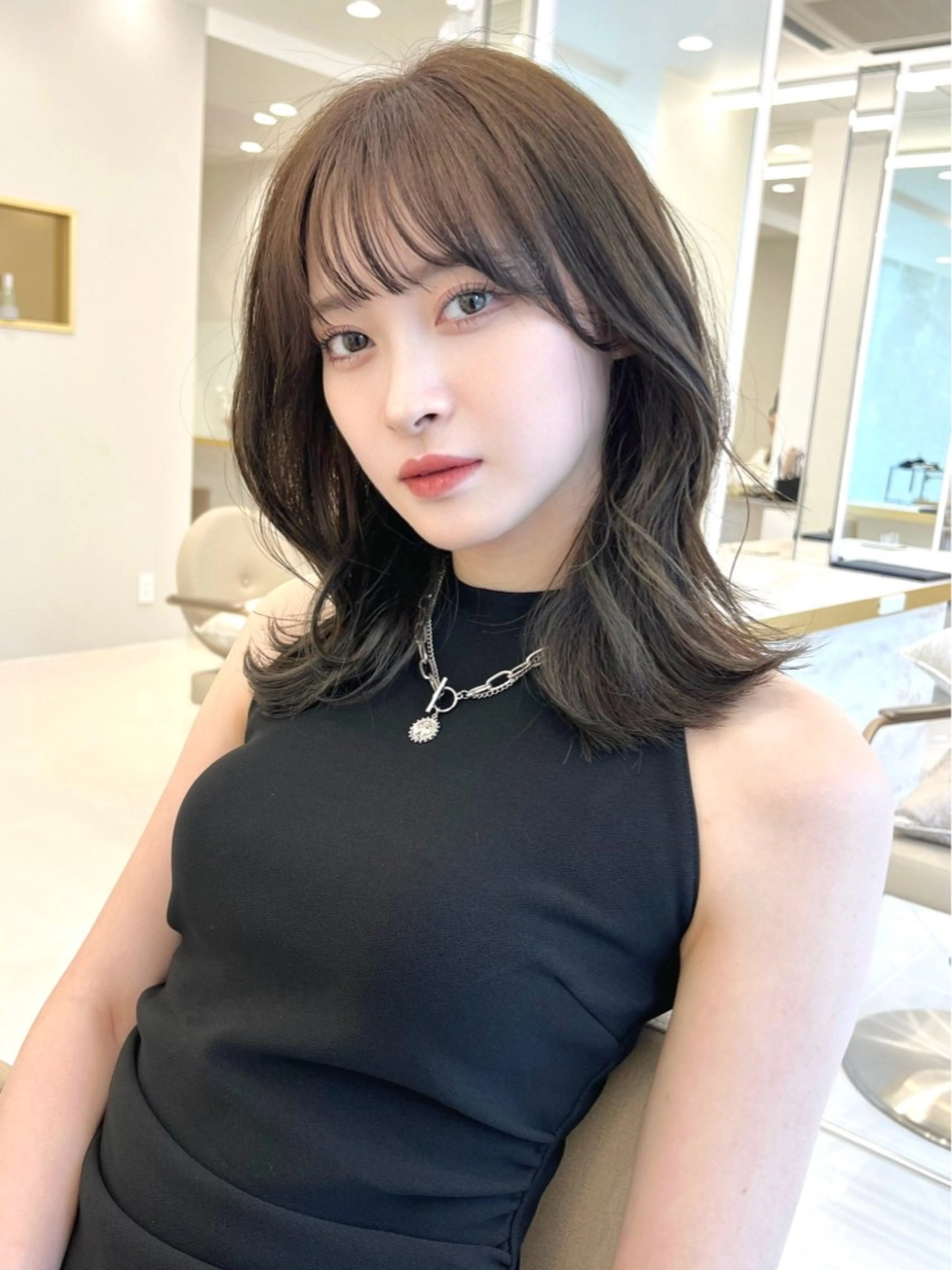 セミロング MAEUL 【マウル】栄のヘアスタイル