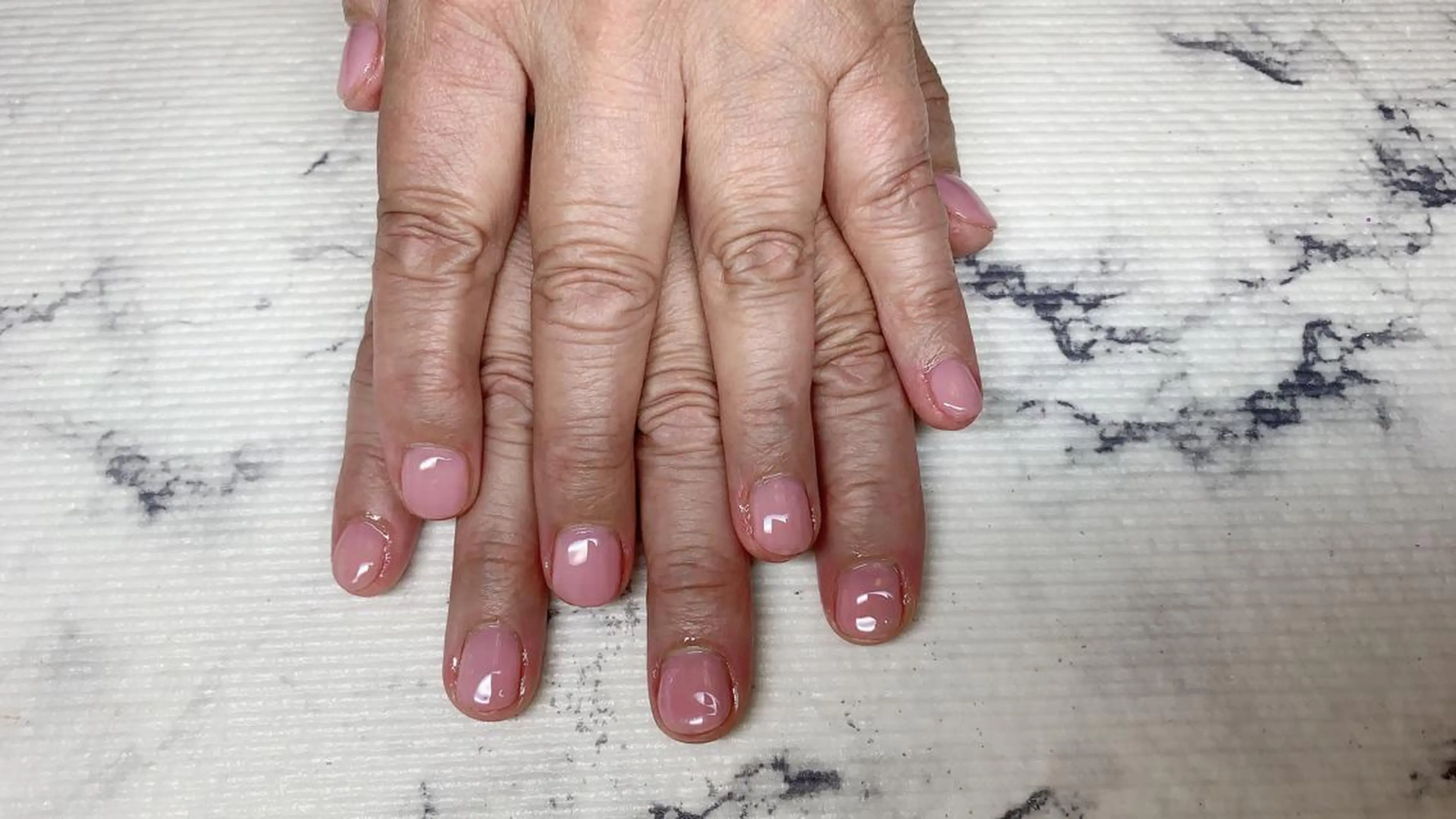 ネイル ワンカラーネイル シンプルネイル 金山 沙織のエステ・リラクイメージ