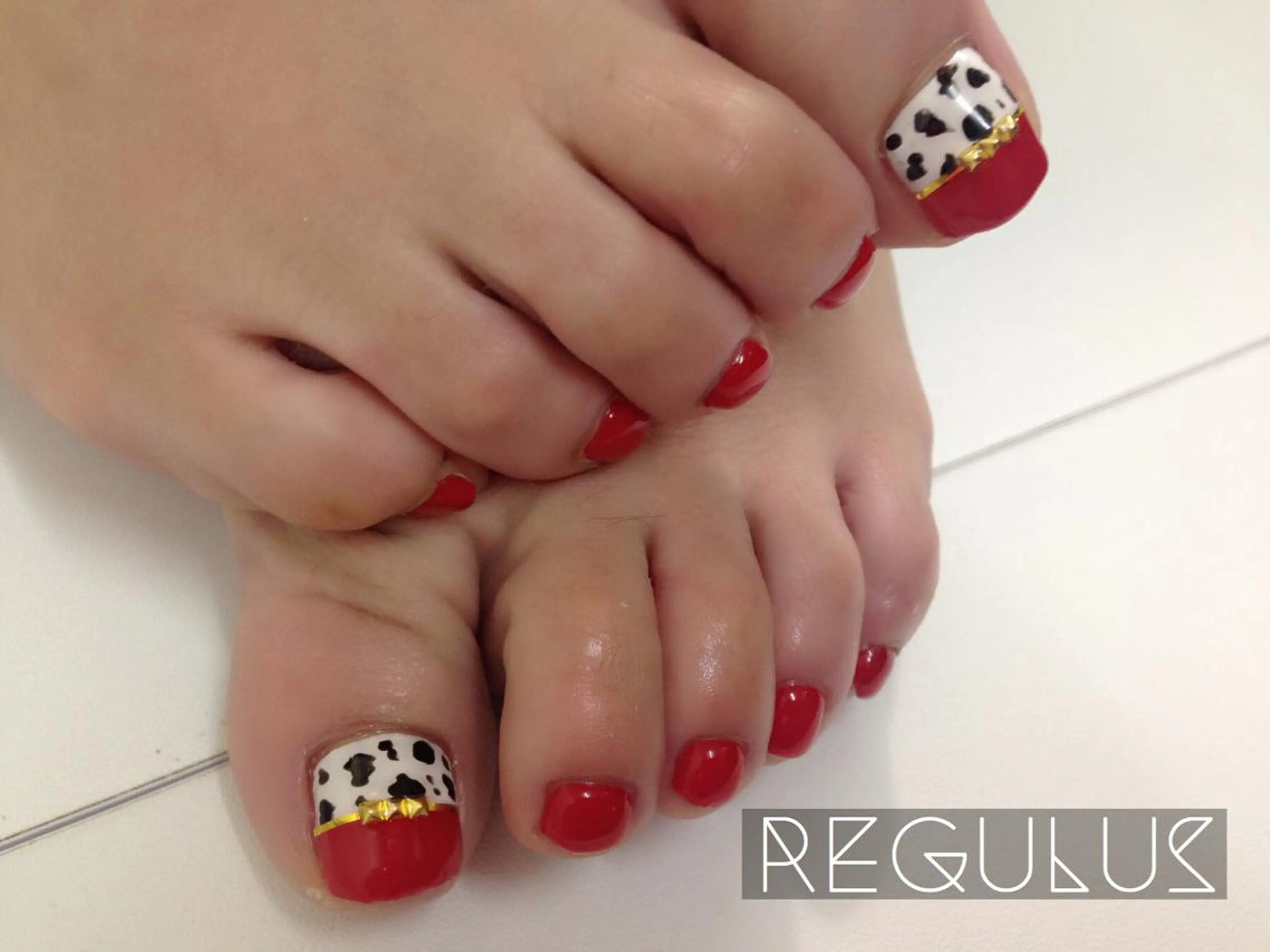 ネイル フットネイル ワンカラーネイル Regulus 西川のネイルデザイン
