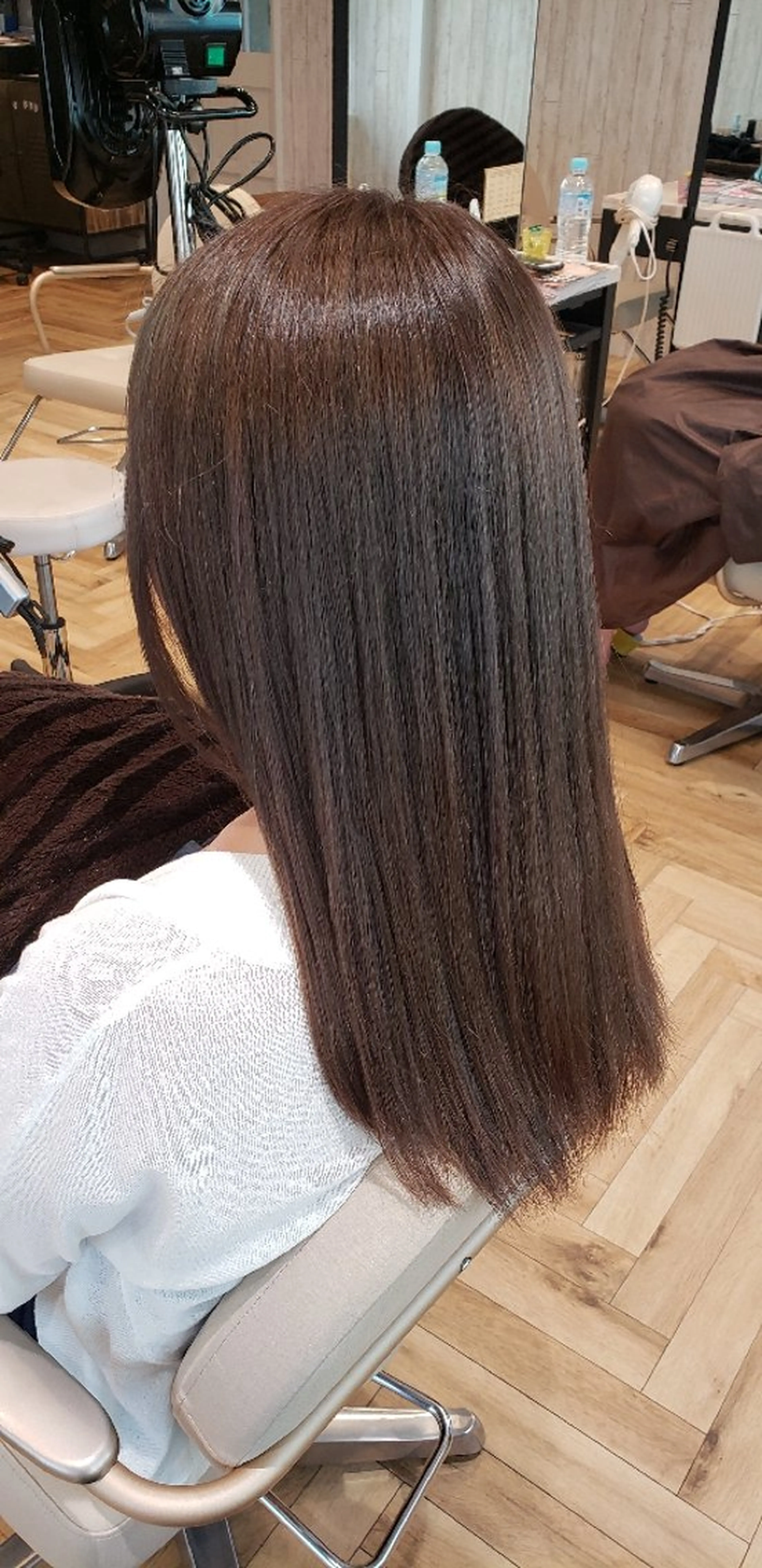 セミロング 縮毛矯正 透明感カラー×髪質改 善✨️町田築✨️のヘアスタイル