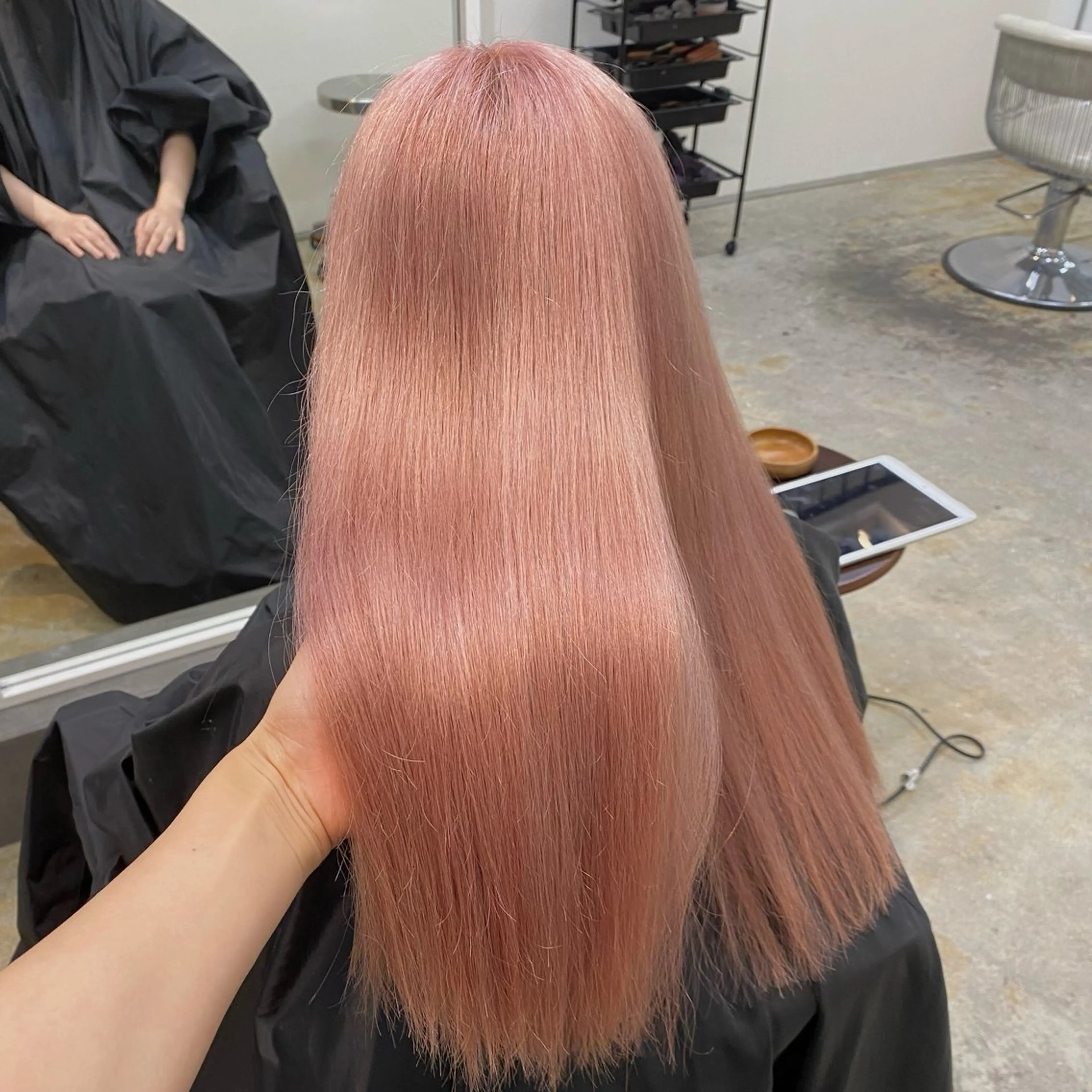 ロング カラー ピンクカラー カット ヘアカラー souco/ moenoのヘアスタイル
