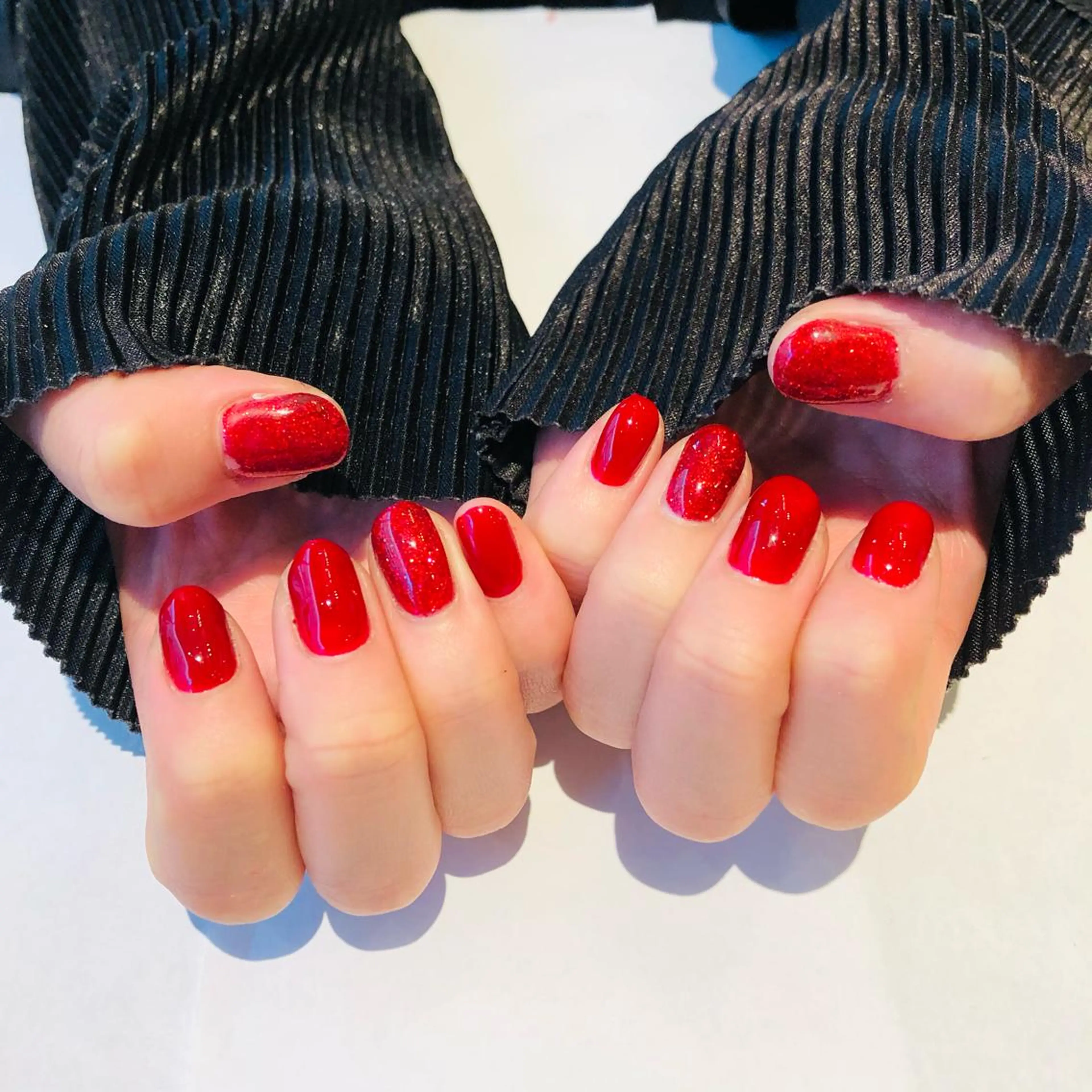 ネイル ラメ(グリッター) 赤色 大阪福島韓国束感まつ げ Sayaka🤍のマツエク・マツパデザイン